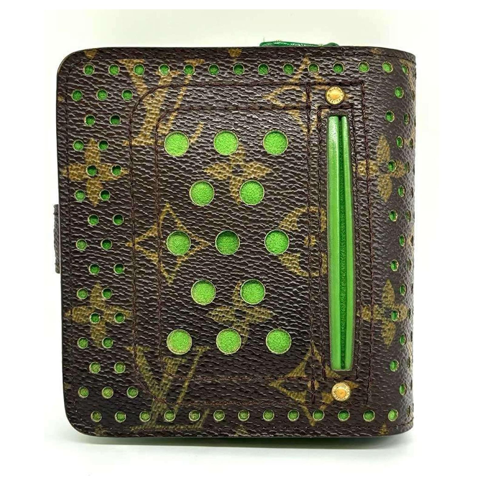 【爆売り！】 Monogram Vuitton Louis Perforated Green in Wallet Bi-fold 小物