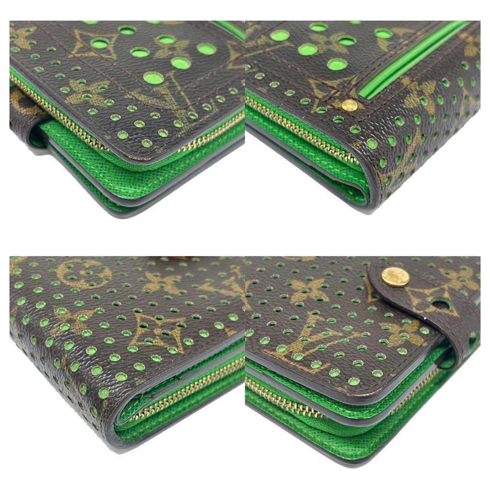 Louis Vuitton Button Bifold Wallet Green outlet Monogram