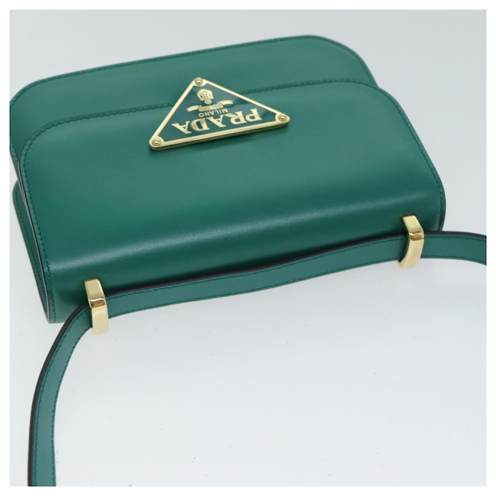 【関税&送料込】Prada Green Leather Shoulder Bag f327eb253c77628f40c100f46b4596