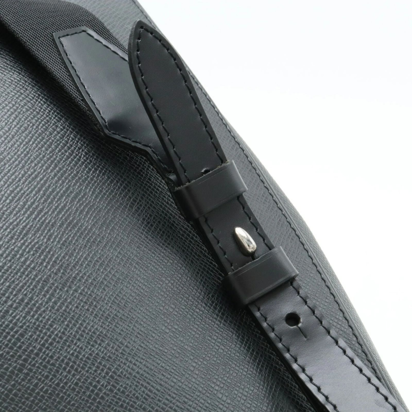 Louis Vuitton Taiga Cassia Backpack Grey Leather ref 