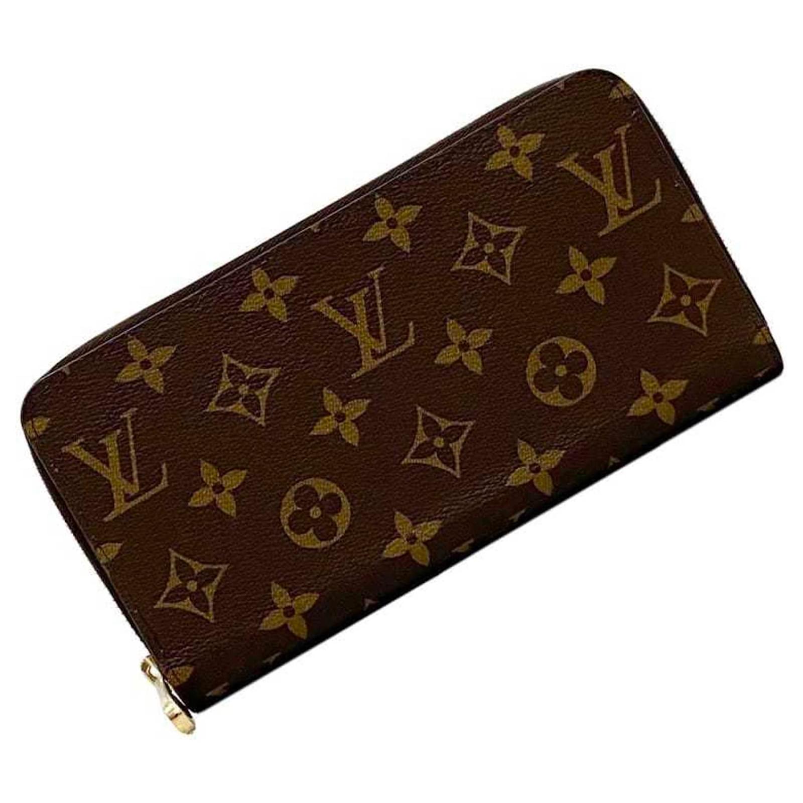 Louis Vuitton Monogram Bi-Fold Wallet Brown Patent leather