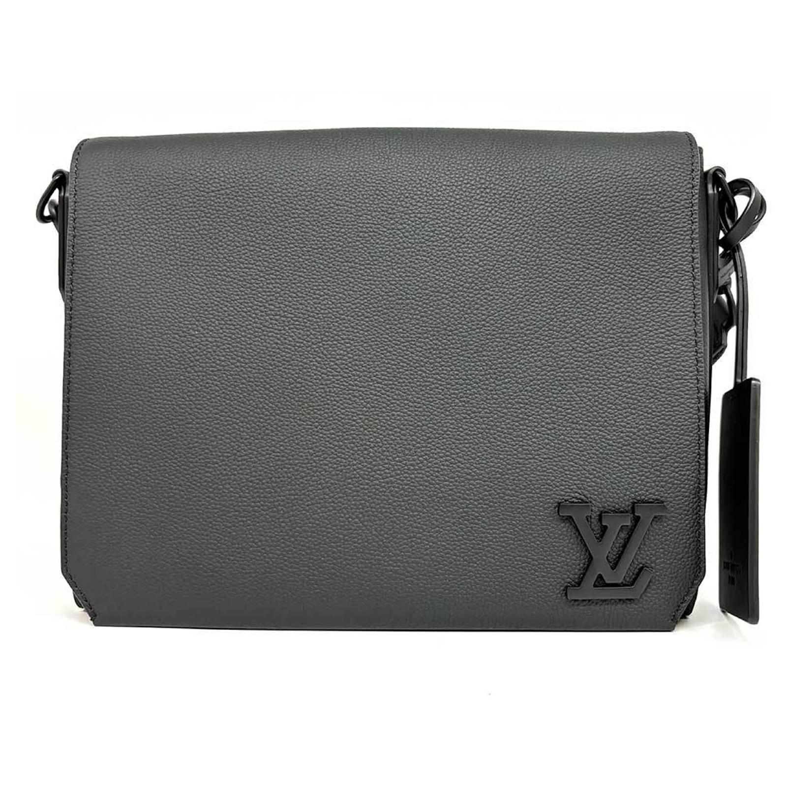 Louis vuitton off the shoulder bag hotsell