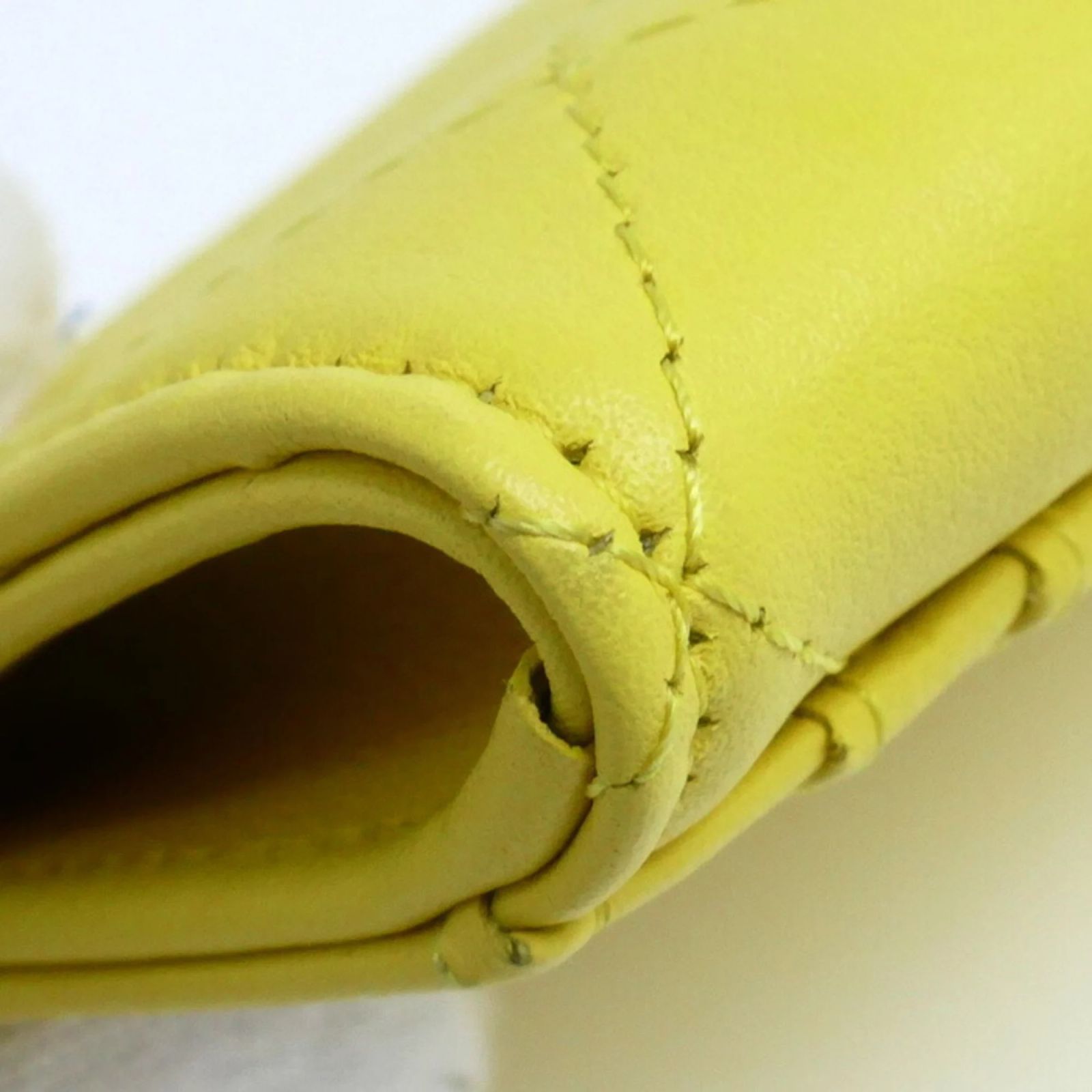 Chanel Yellow Leather Card Case ref.1466551 - Joli Closet