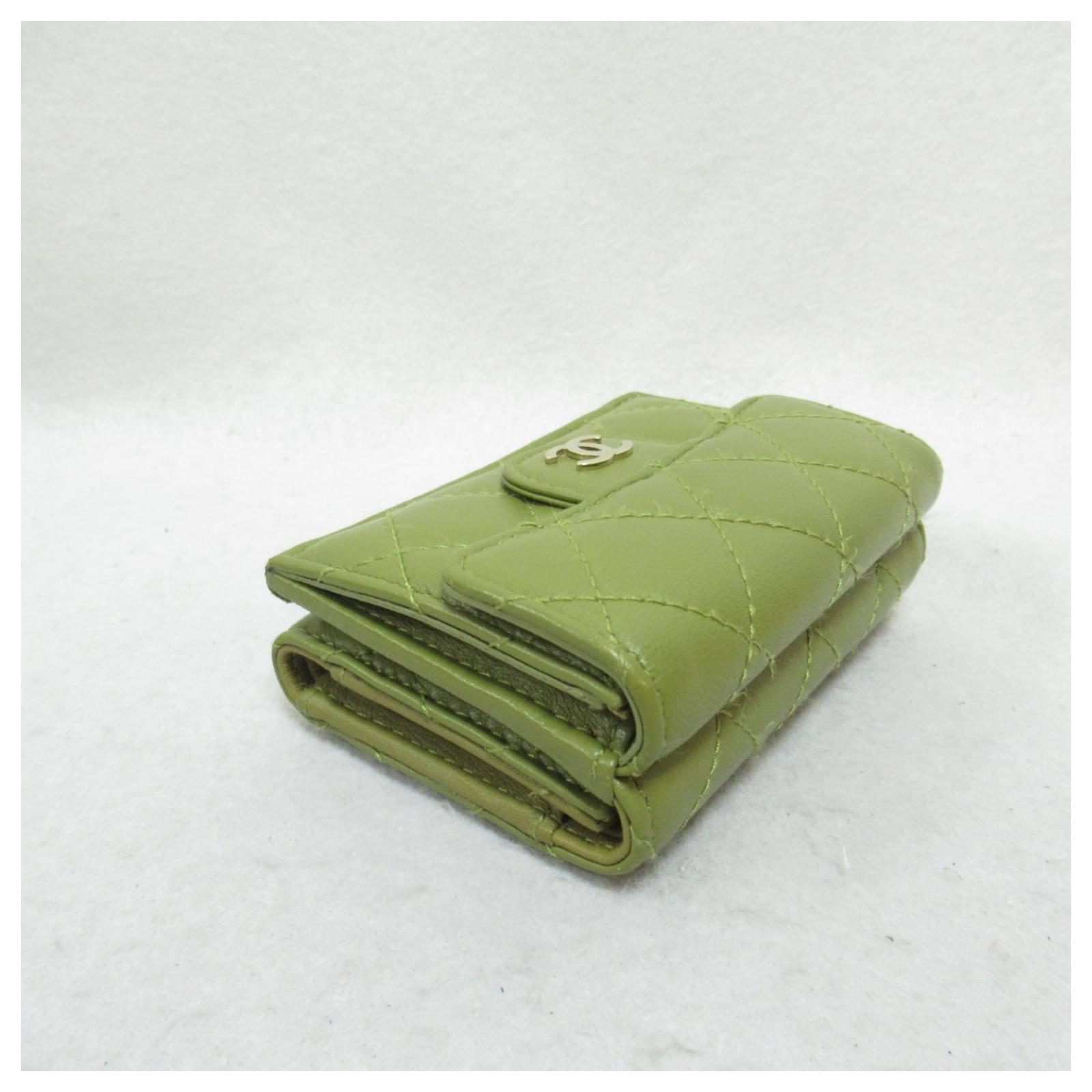 Chanel Green Olive Lambskin Tri-Fold Wallet Leather ref.1467921