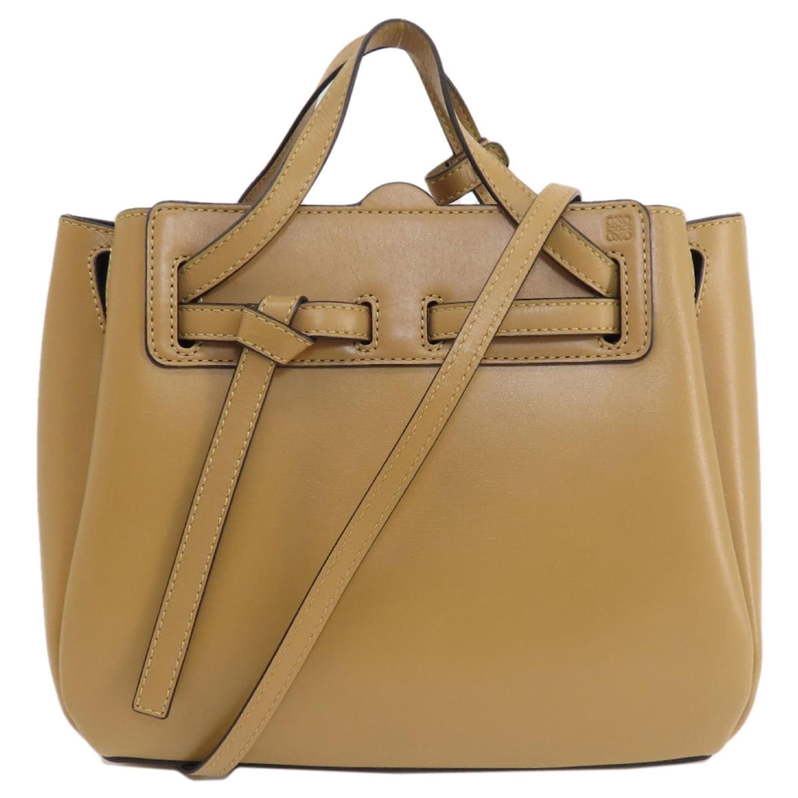 Loewe Lazo Handtasche Braun Leder ref.1468753 Joli Closet