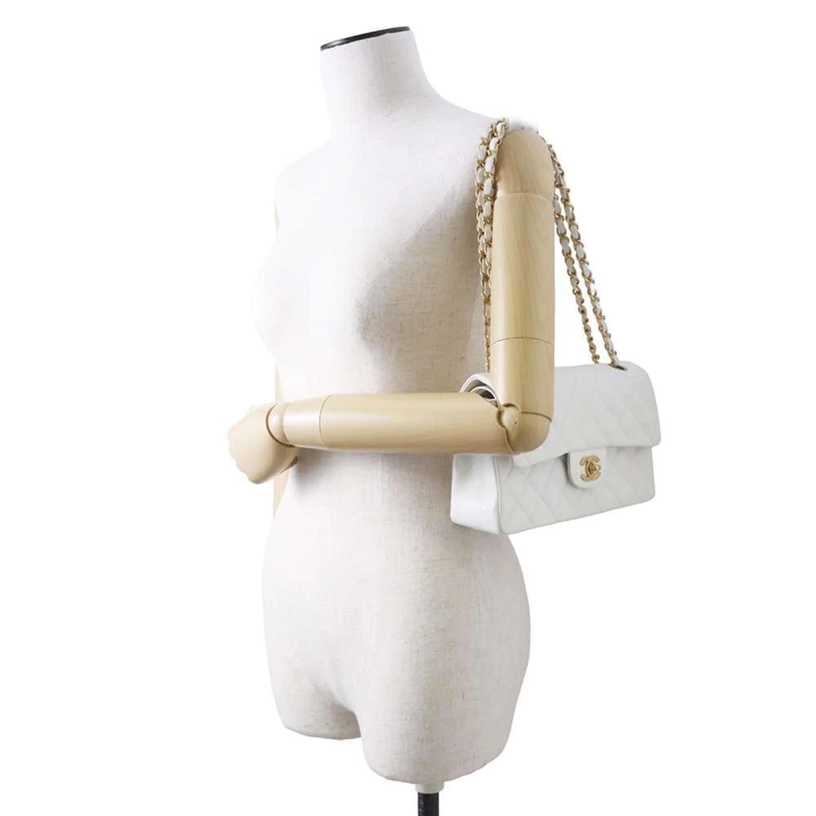 Chanel Chain Shoulder Bag Matelasse 23 White Leather ref.JC1468844