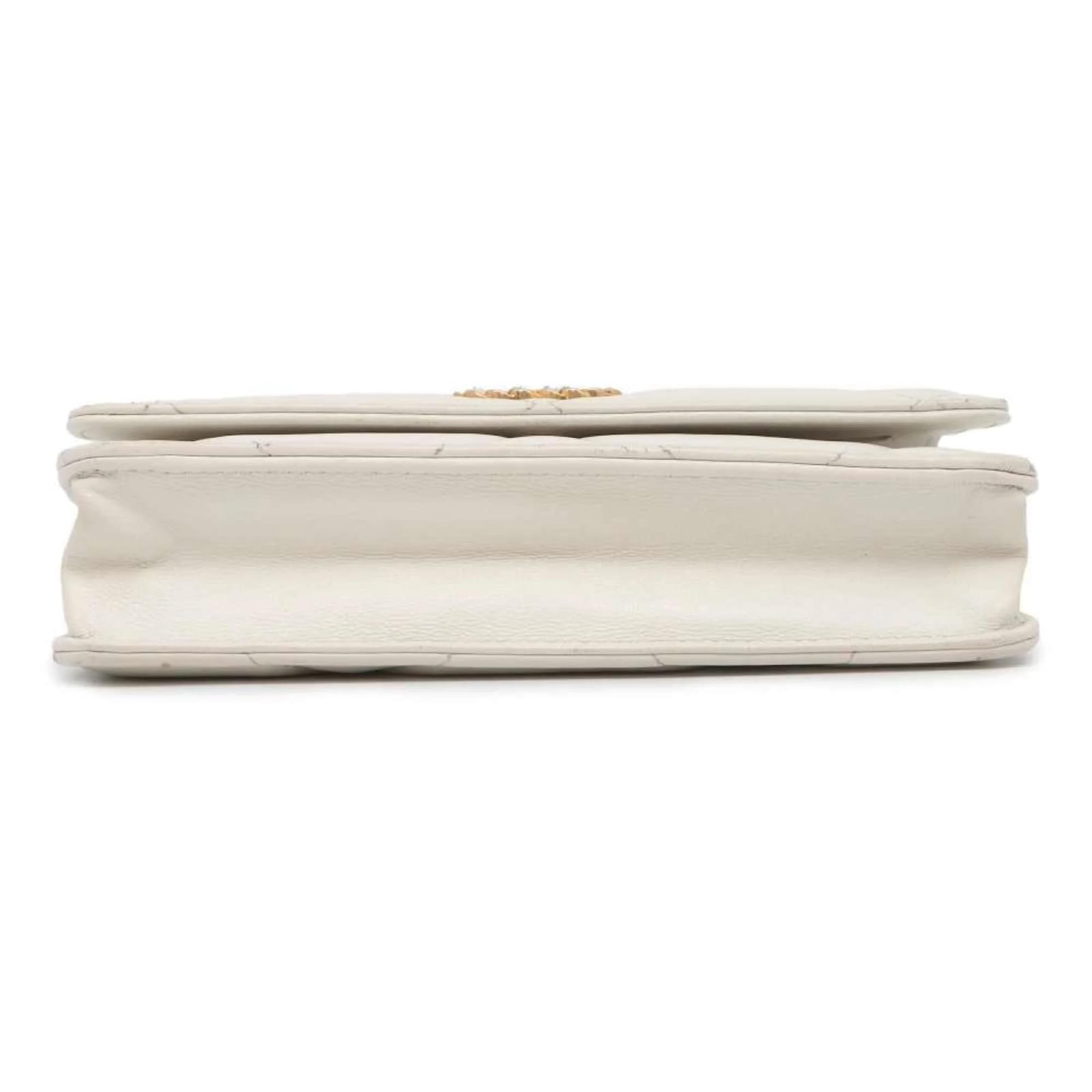 Chanel White Chain Wallet Leather ref.1468861 - Joli Closet