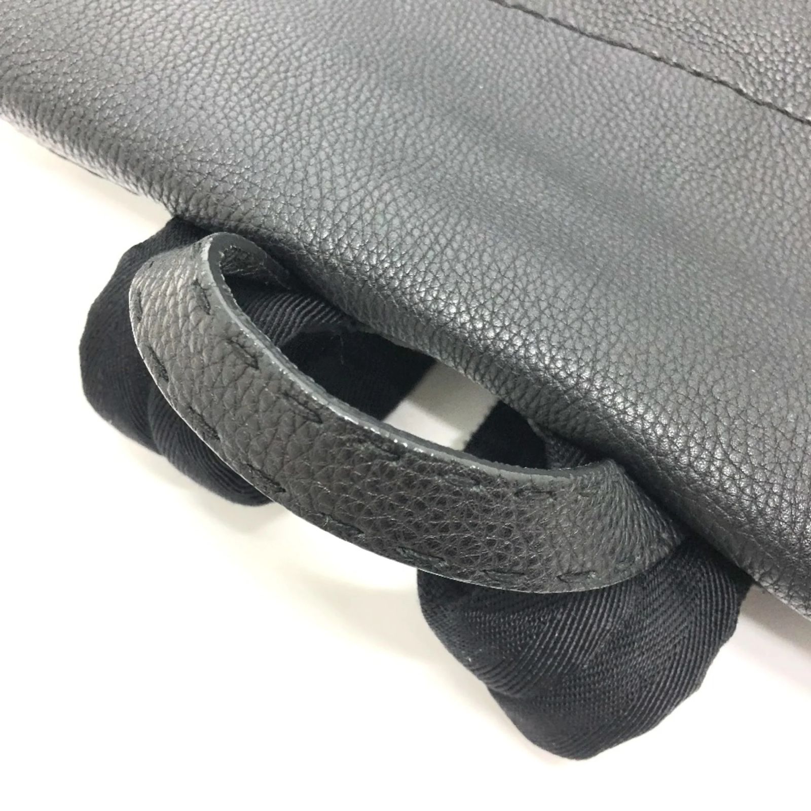 Fendi 7VZ011 Black Leather Backpack ref.1472370 - Joli Closet display picture 3
