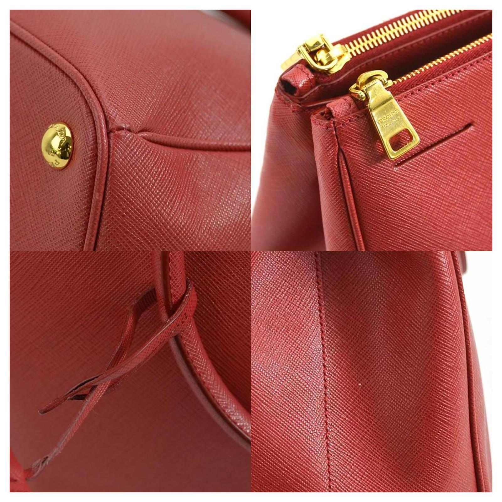 Prada Red Leather Handbag ref.1492153 - Joli Closet