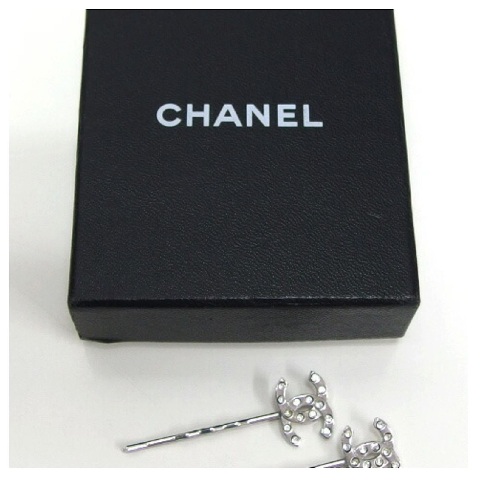 Chanel Monochrome Logo Hair Pins Set  new with box Black & White CC Button Hair Clip - Designer Button Jewelry main image 4