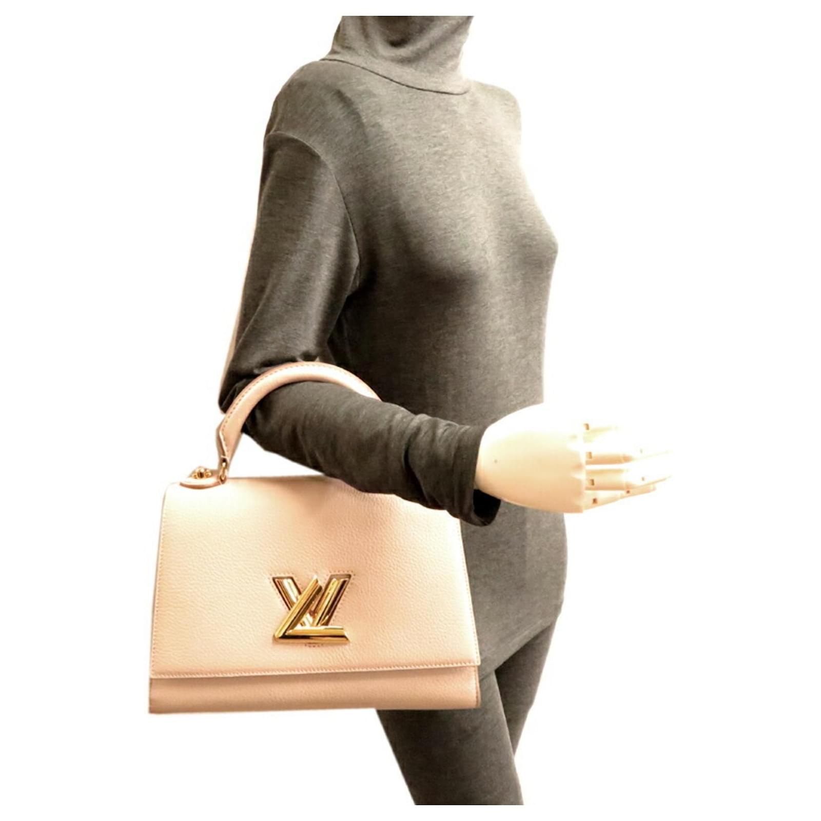 ７日 23時迄 【リピート なな】 Lv TT Cv OG 15ml 4点 Louis Vuitton Twist One Handle MM Handbag Grey ref.1494384 - Joli