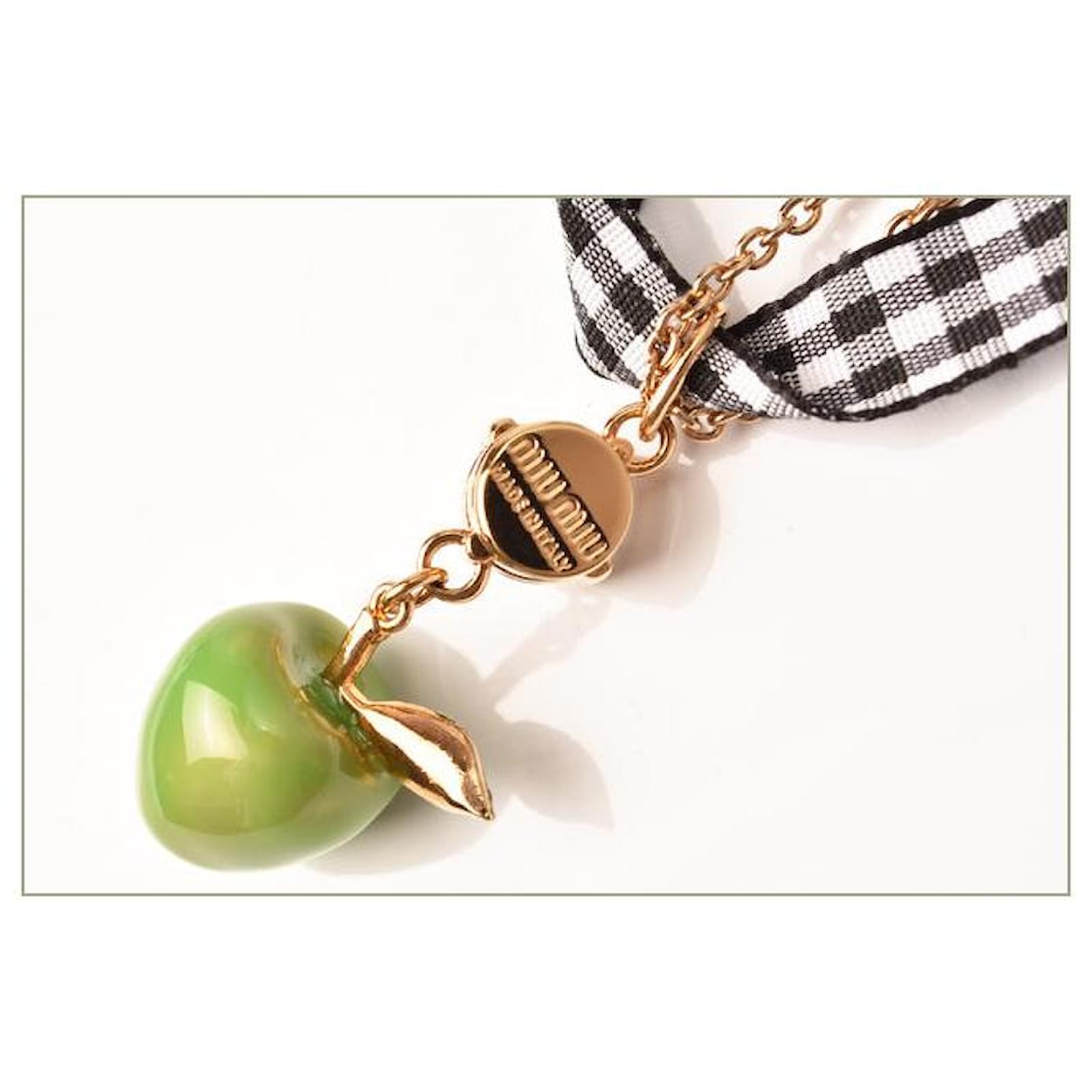 ネックレス・ペンダント Miu Miu Black Enamel And Golden Brass Necklace Buy Miu Miu Black Logo-embellished Pendant Necklace in Gold