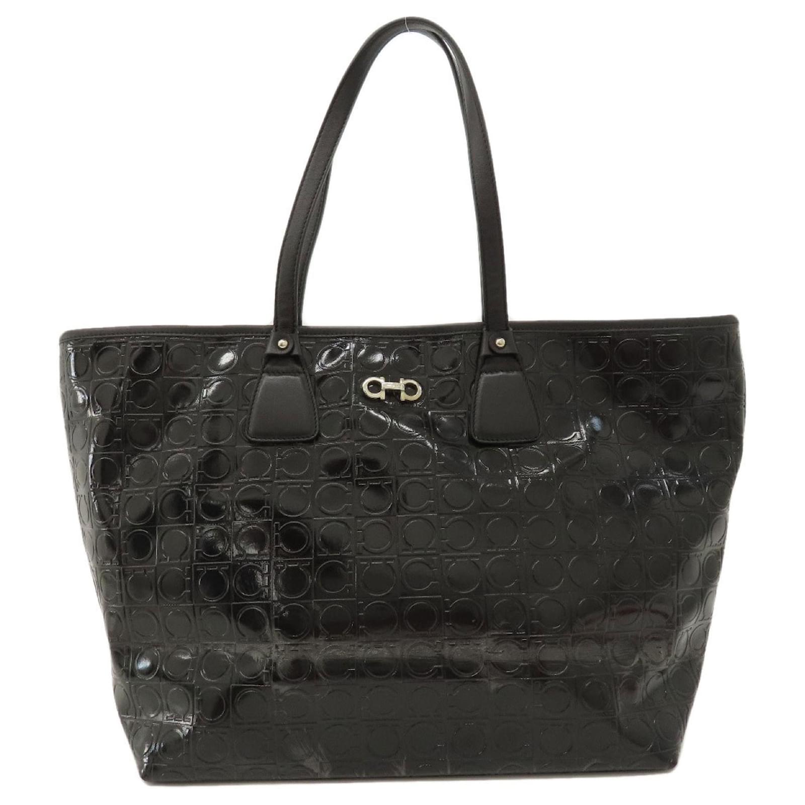 トートバッグ [FERRAGAMO] Ganchini buckle medium tote bag black Ferragamo Medium Hug Gancini-buckle Tote Bag | Black