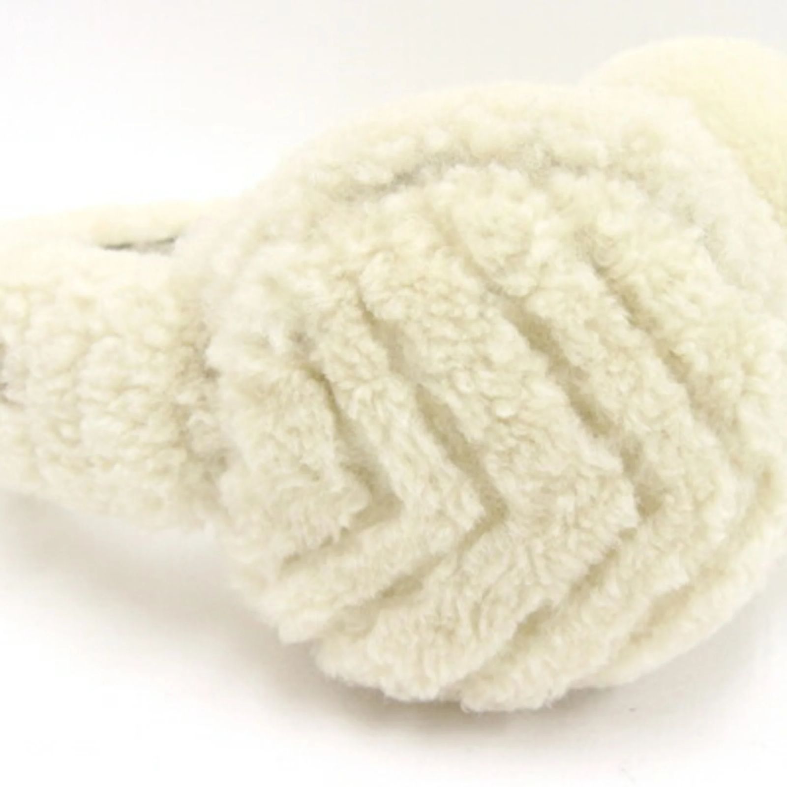 Gucci Earmuffs in Off-White Lamb Fur Cream Eggshell Leather  display picture 1
