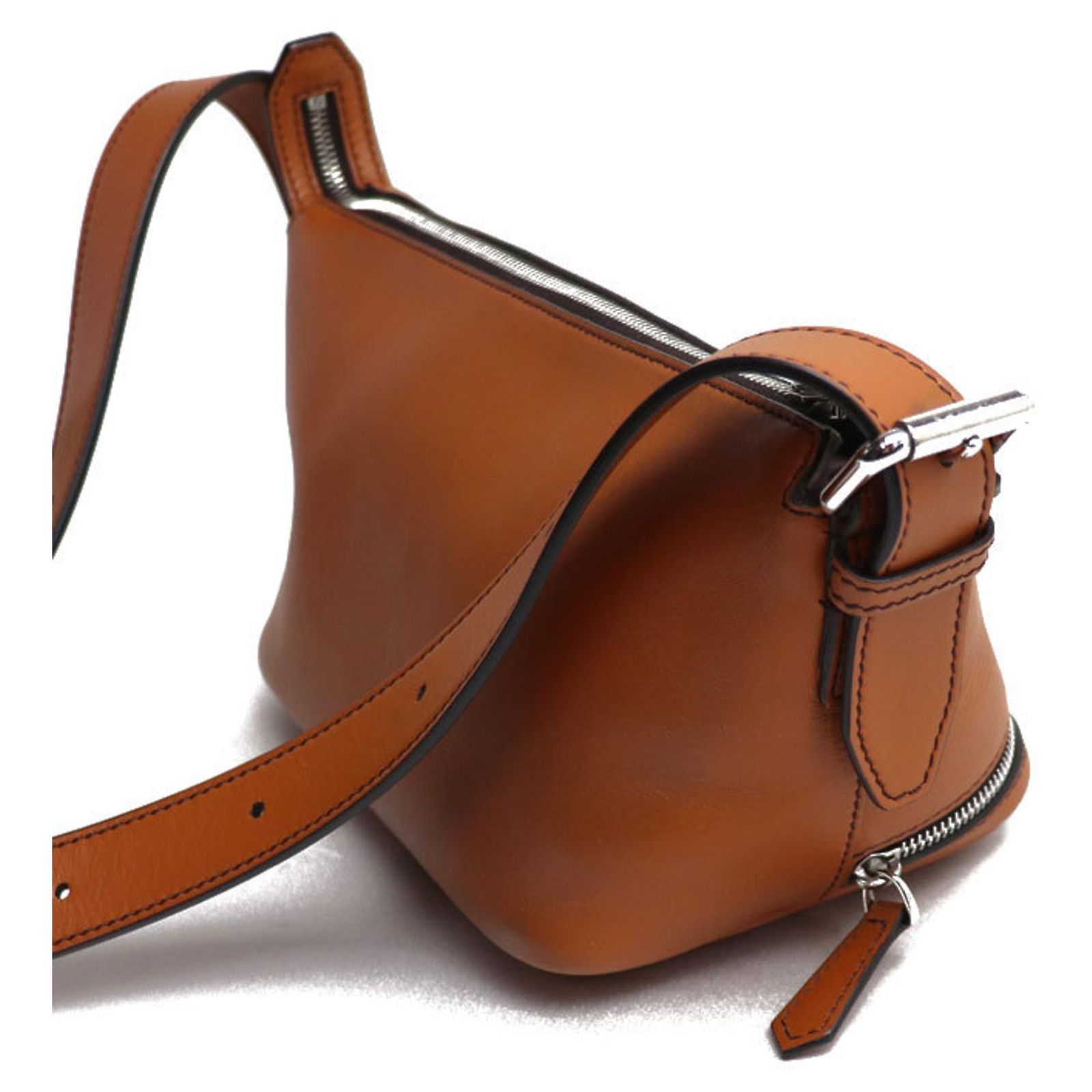 Fendi Brown Leather Shoulder Bag ref.1508575 - Joli Closet