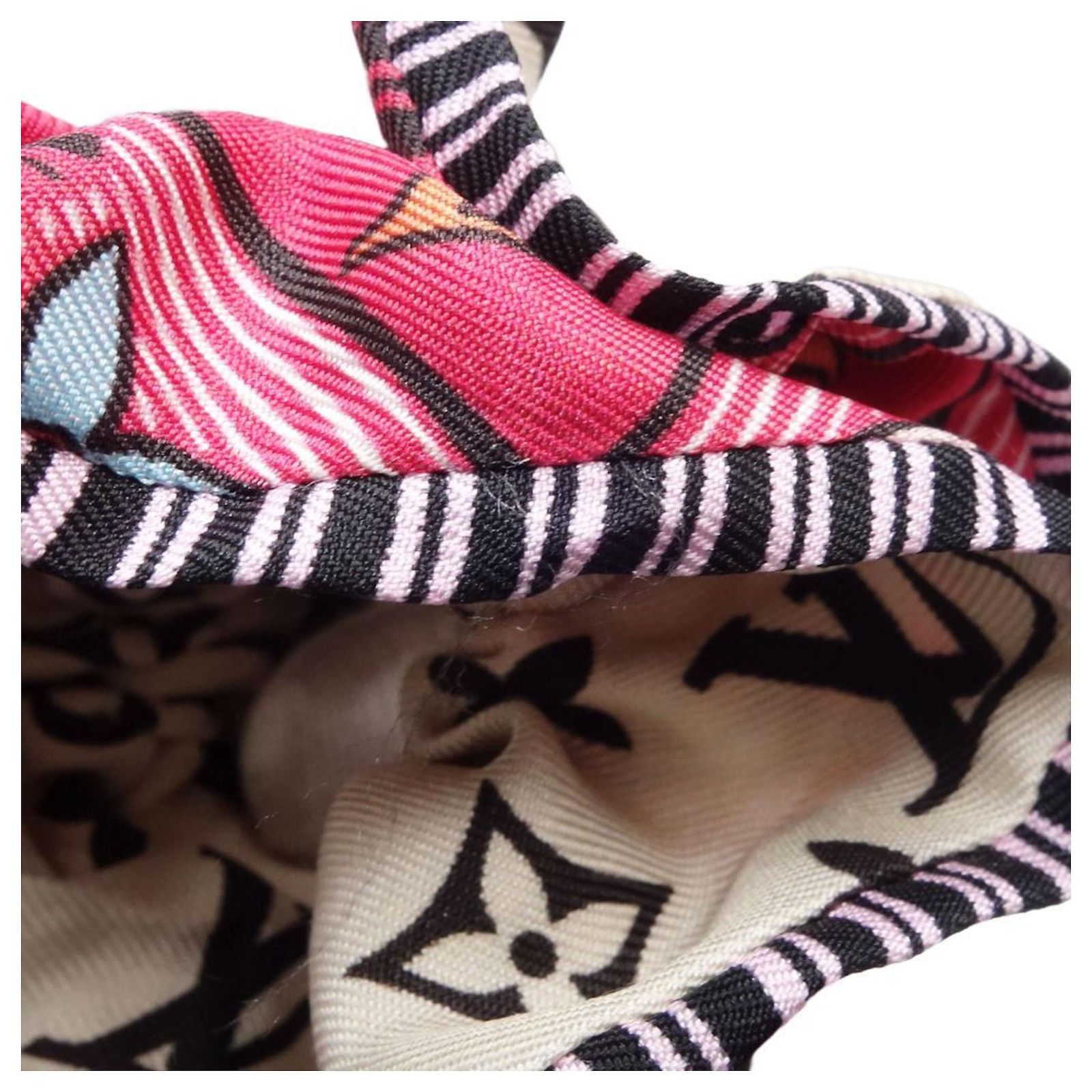 Louis Vuitton Monogram Tiles Silk Scrunchie Black Pink Cream  display picture 1