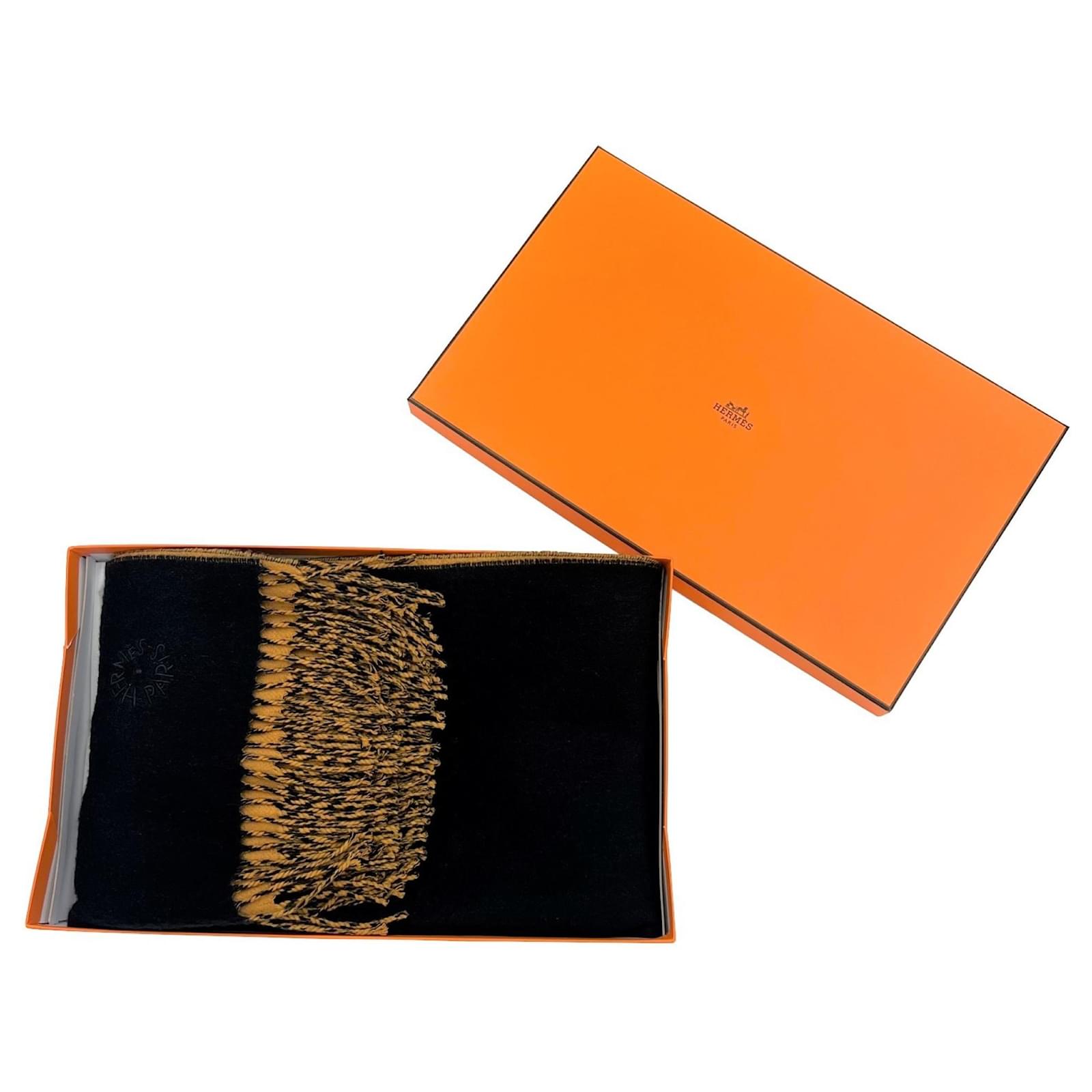 Écharpe HERMÈS Double Face Soie Cachemire - Modèle 72952, Occasion, Multicouleur, Luxe Authentique