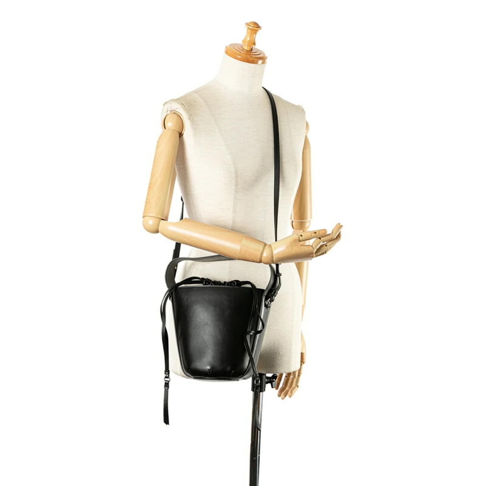 Chloé Sense Bucket Bag Black Leather ref.1520546 - Joli Closet