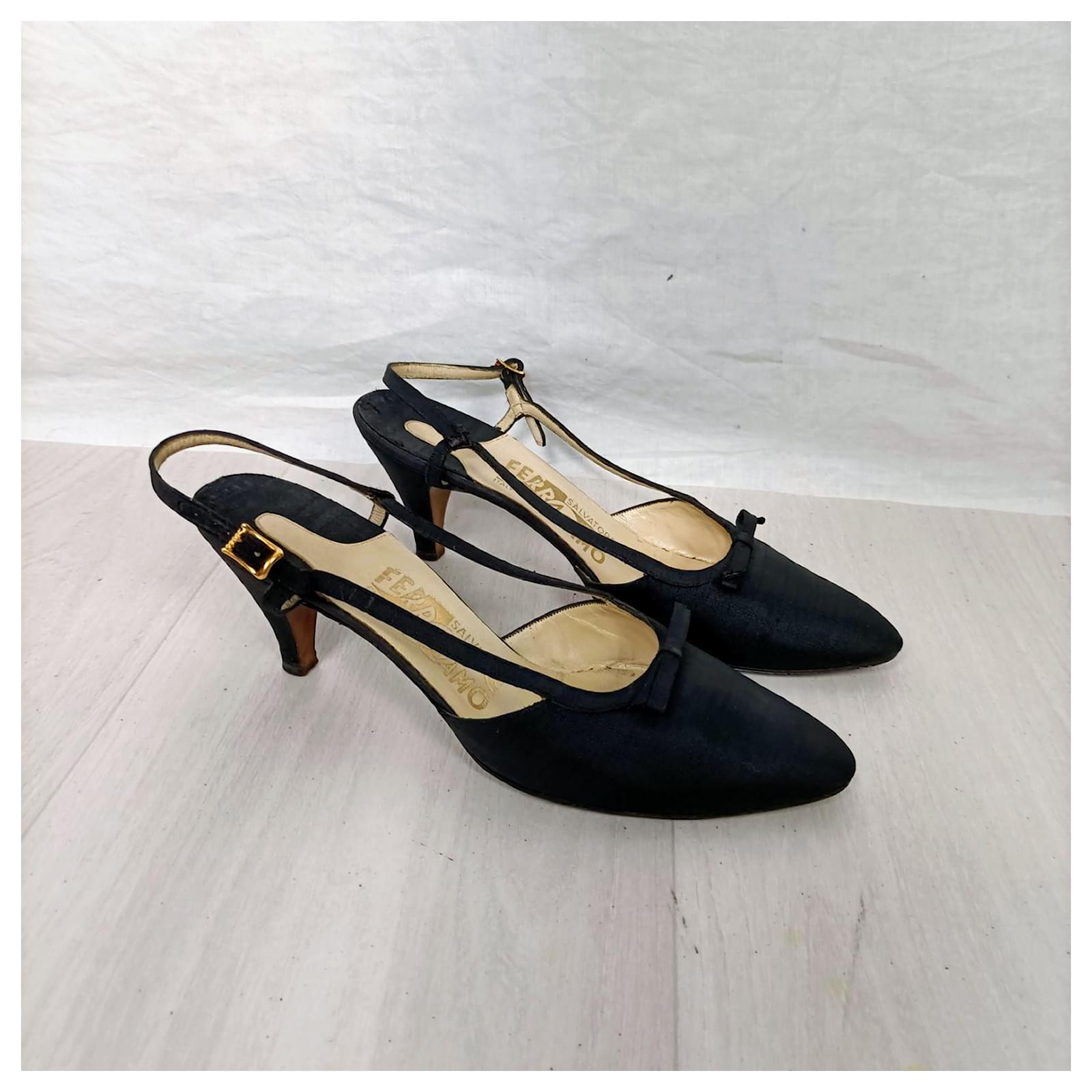 Purchases FERRAGAMO Satin Low Heel Black Pumps