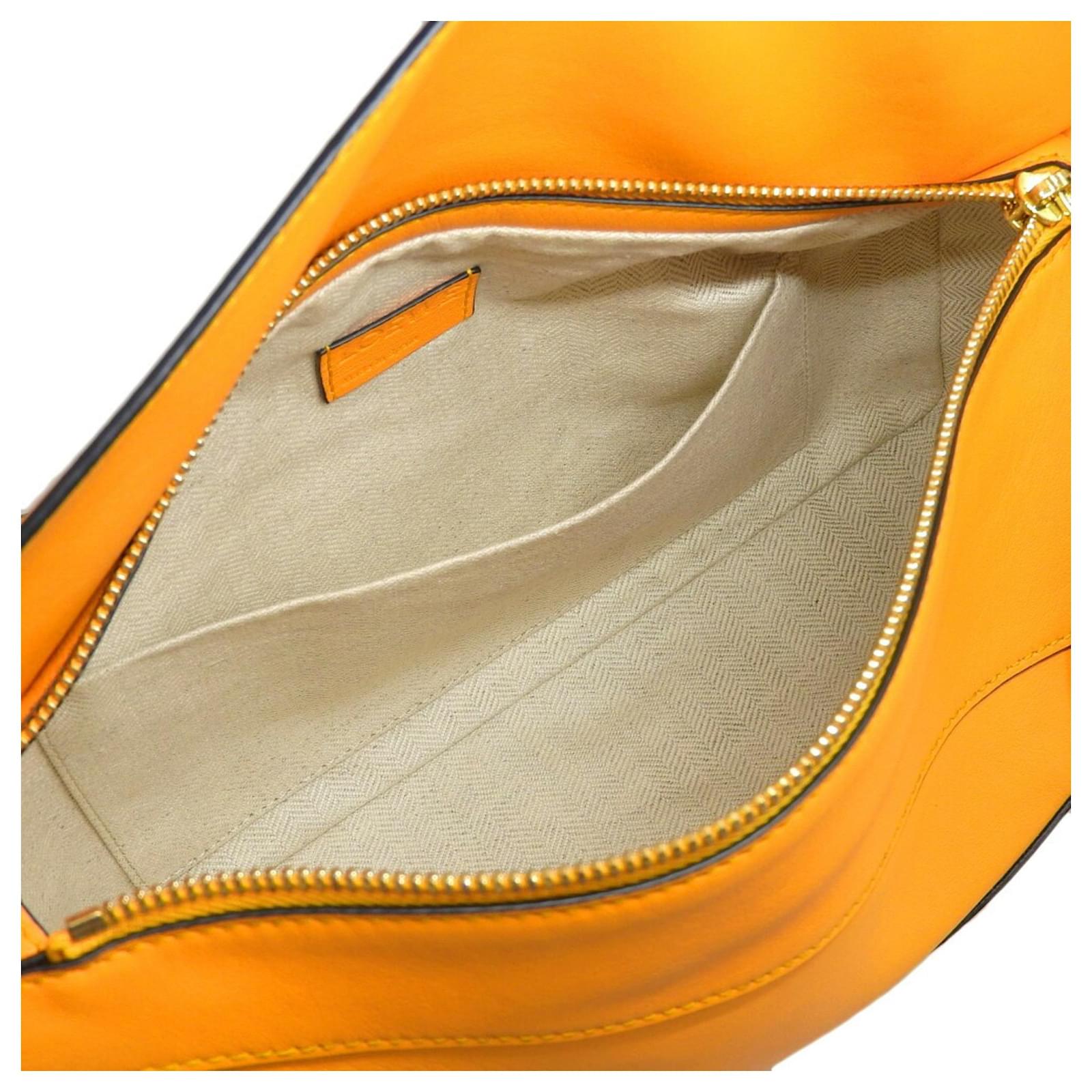 Loewe Puzzle Hobo Bag in Orange Leather ref.1539062 - Joli Closet