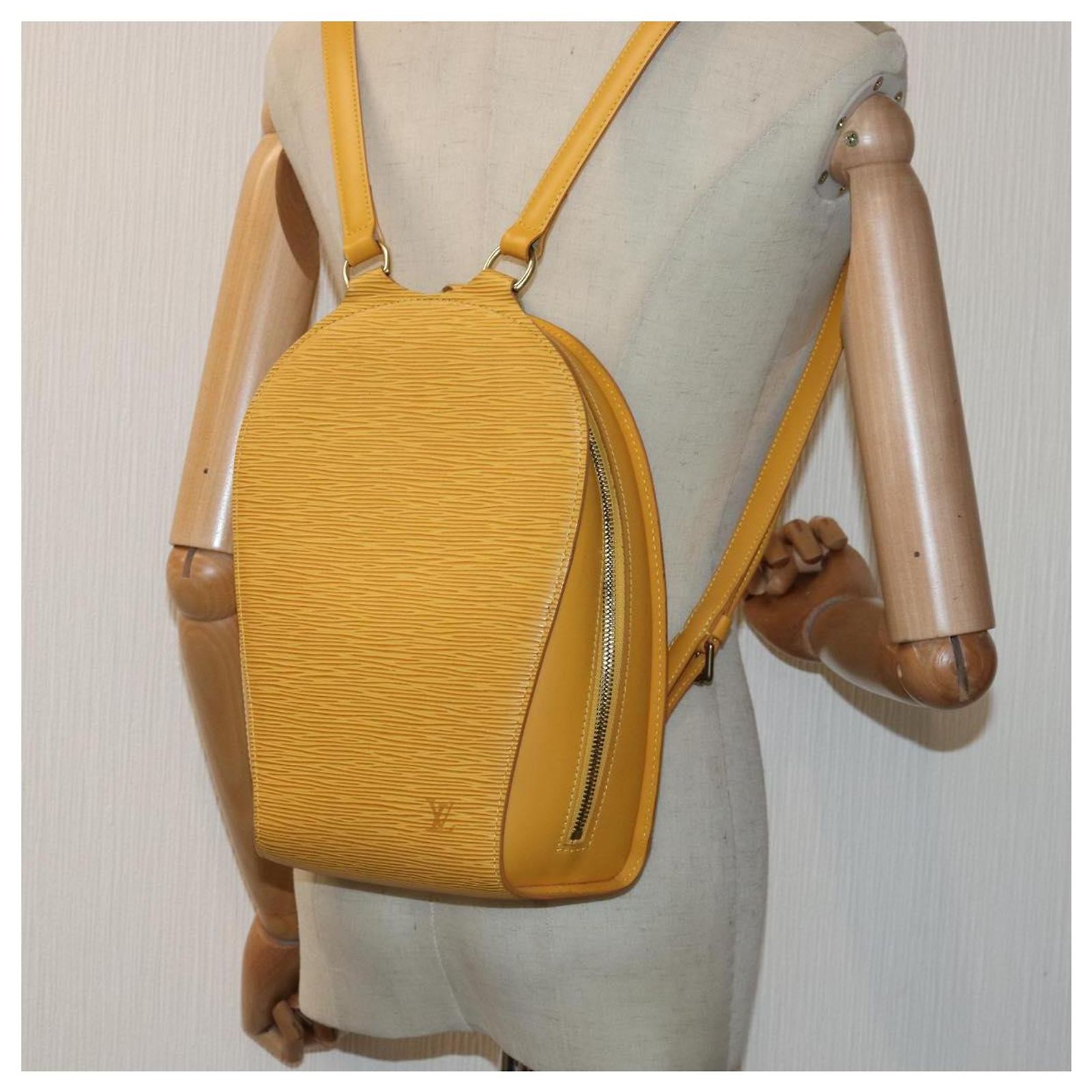 LOUIS VUITTON Epi Mabillon Backpack Yellow M52239 LV Auth 141386 Louis Vuitton // Yellow Epi Leather Mabillon Backpack – VSP  main image 2