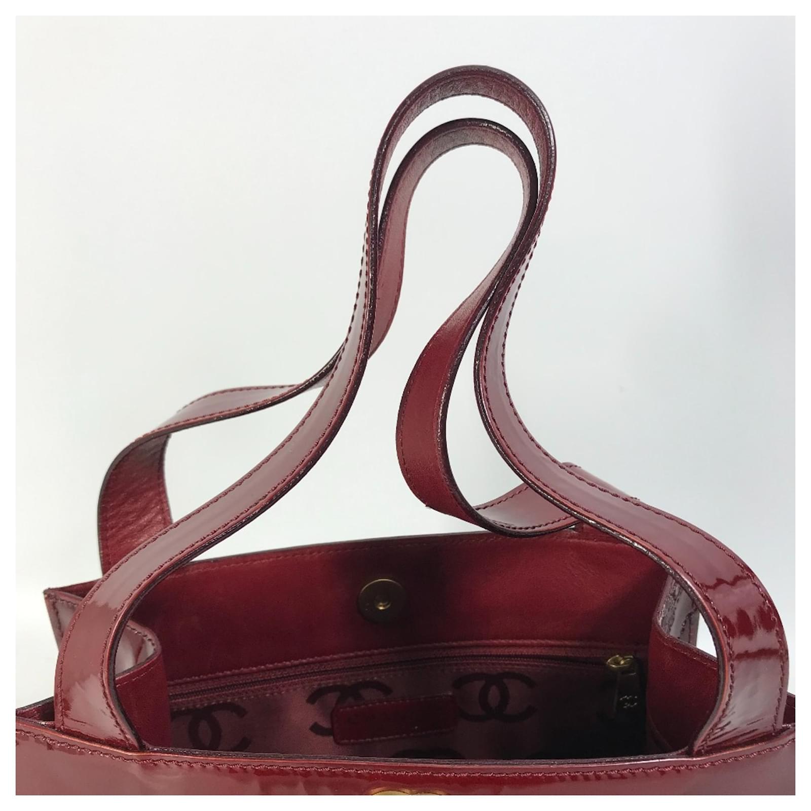 Chanel Camellia Handbag Tote in Bordeaux Dark red Patent leather