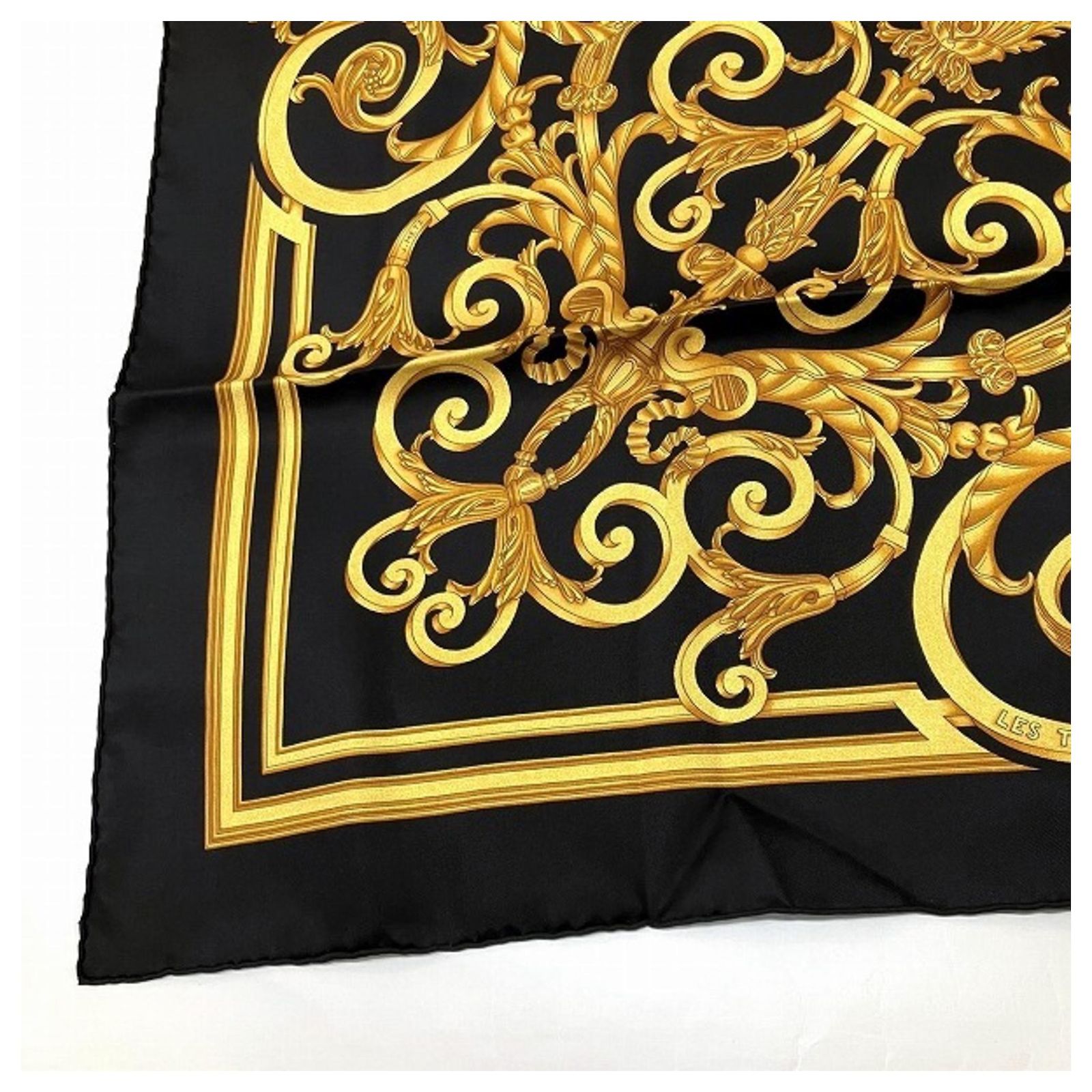 Foulard Hermès Carré 90 Les Tuileries - Soie Noire Et Or, Occasion Très Bon état, Modèle Authentique