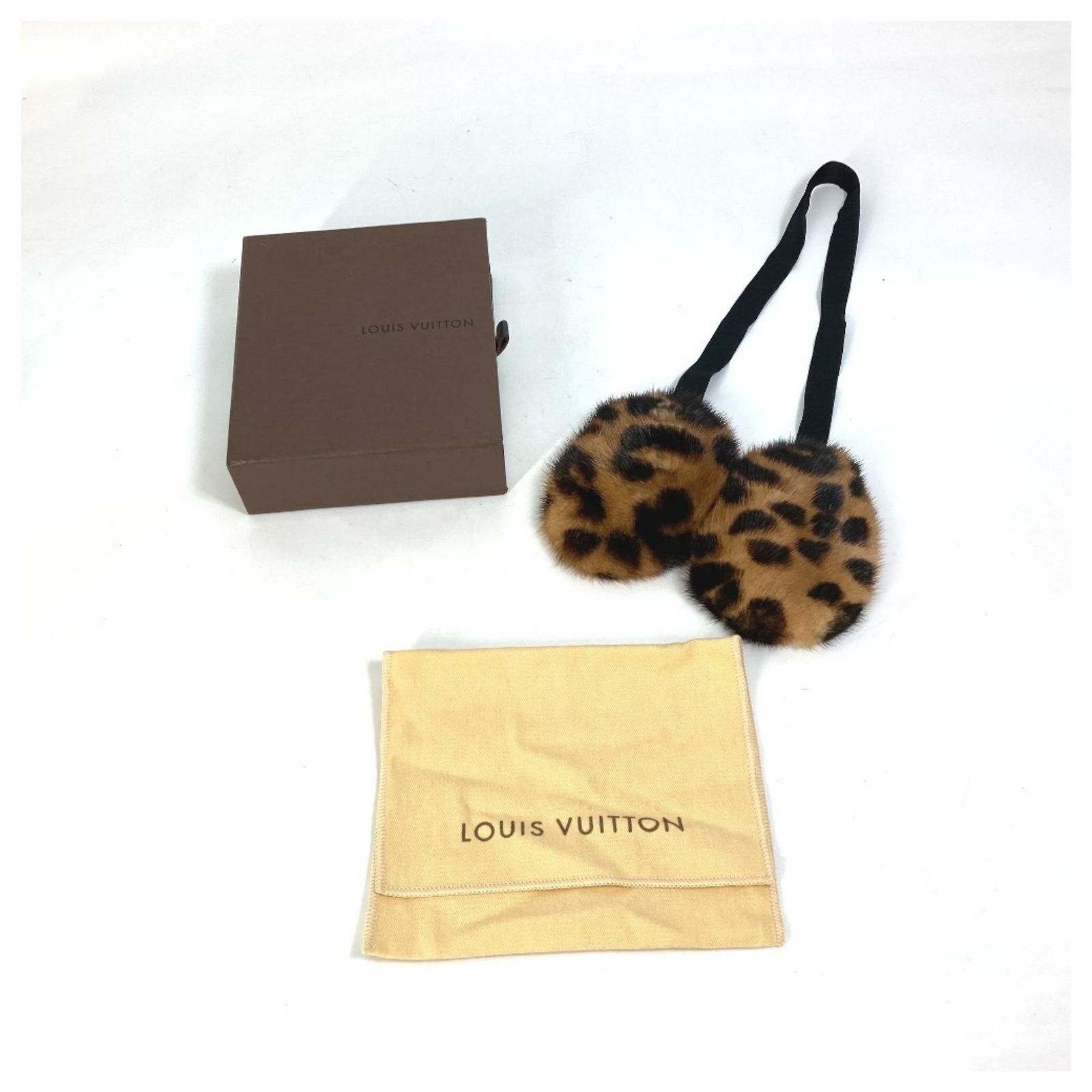 LOUIS VUITTON Leopard Faux fur Earmuffs. Louis Vuitton Leopard Print Mink Ear Warmers Brown Black Fur  main image 4
