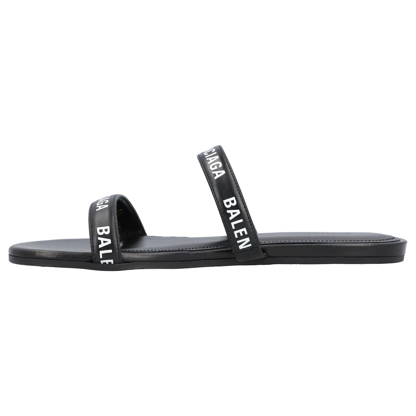 【BALENCIAGA】ROUND FLAT SANDALS BALENCIAGA Round Flat Sandals | Luxury Designer Fashion