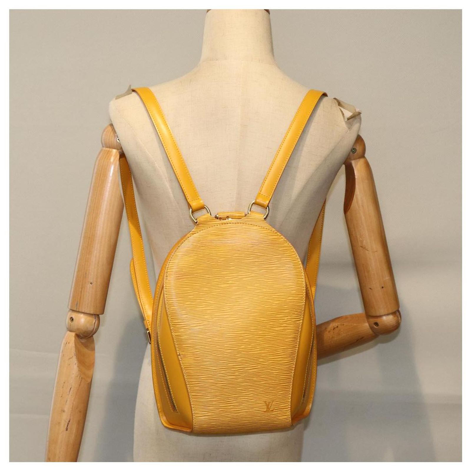 LOUIS VUITTON Epi Mabillon Backpack Yellow M52239 LV Auth 128069 LOUIS VUITTON Epi Mabillon Backpack Yellow M52239 LV Auth  main image 3