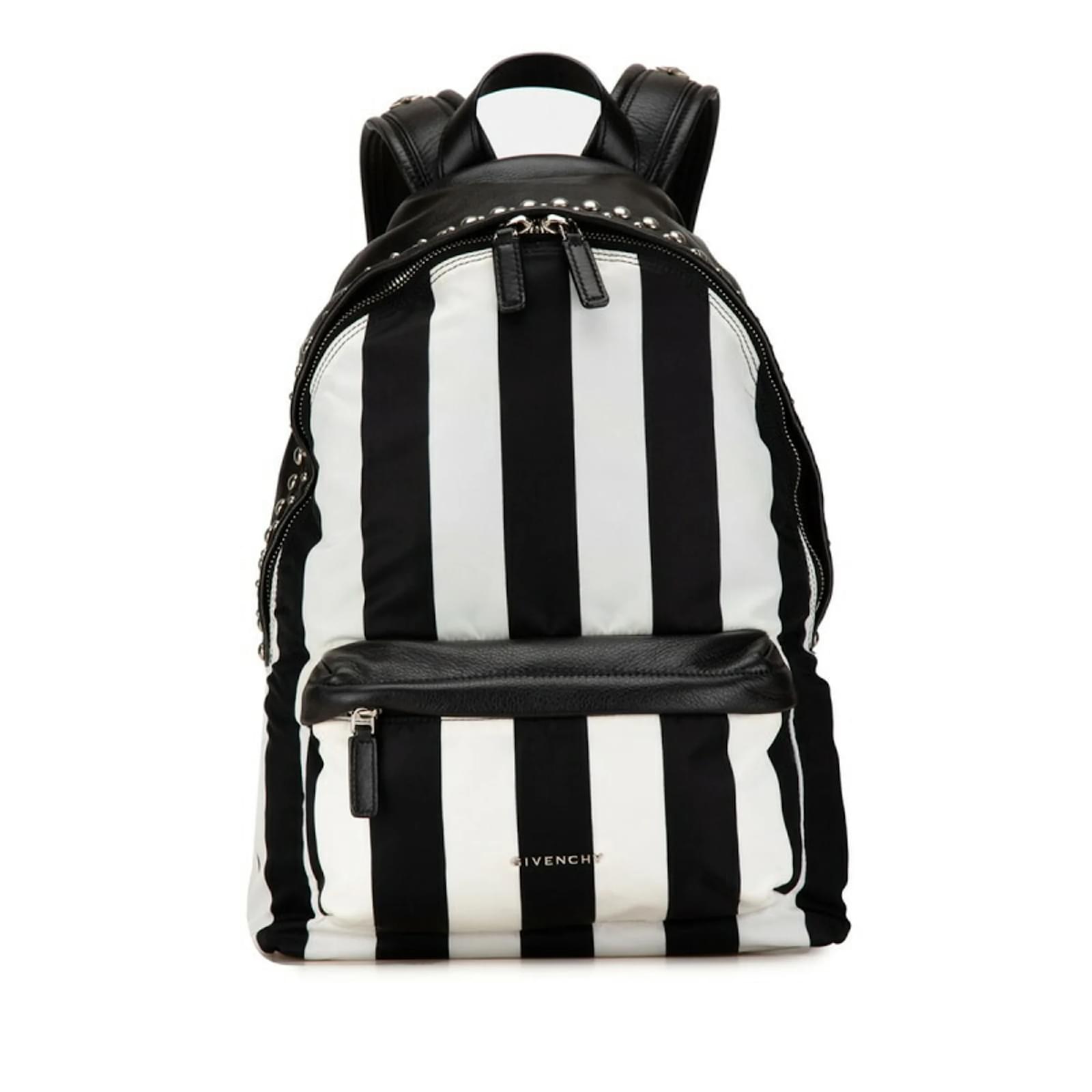 バッグ Givenchy Studded Backpack ❌❌TERJUAL❌❌ Givenchy Backpack Star Studded Black Made in