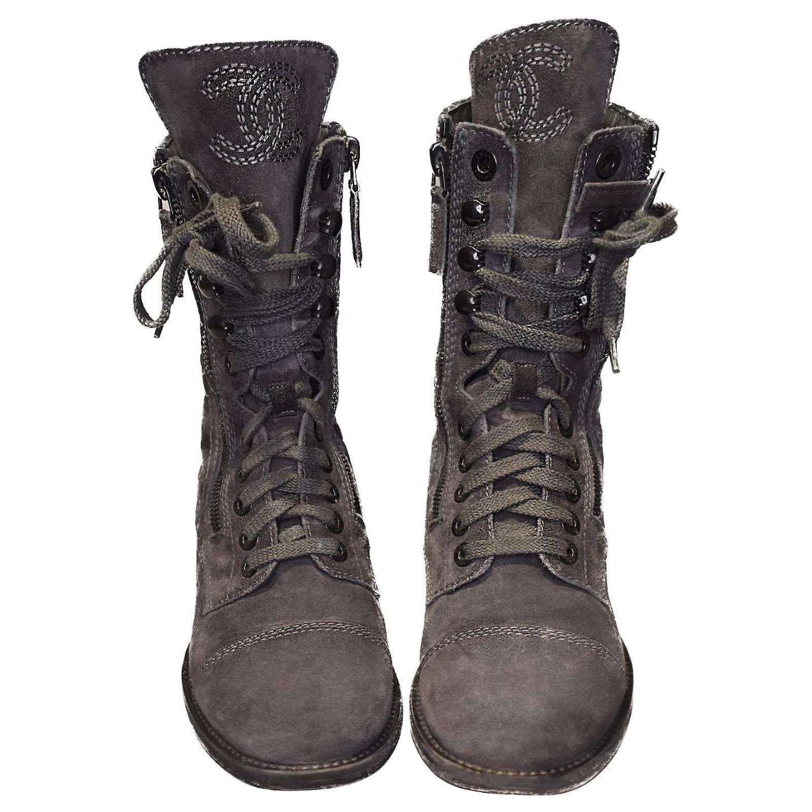 CHANEL2021-2022 AW激レアハット Chanel CC Logo Pearl Accents Calfskin Combat Ankle Boots | eBay