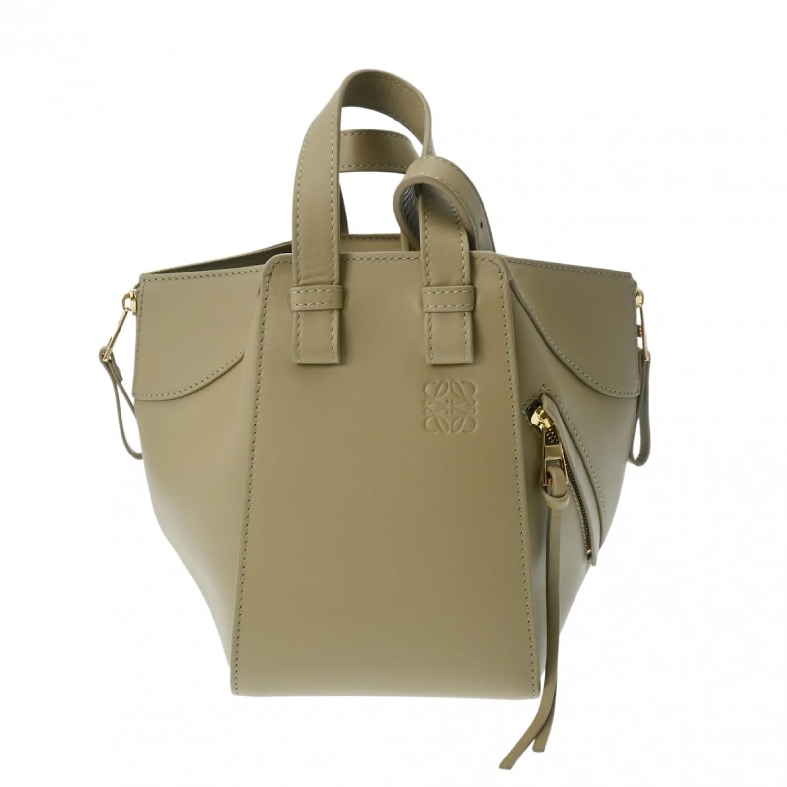 ☆LOEWE☆HAMMOCK S 2wayバッグ CLAY GREEN DUSTY BEIGE♪ LOEWE Calfskin Small Hammock Shoulder Bag Clay Green Dusty