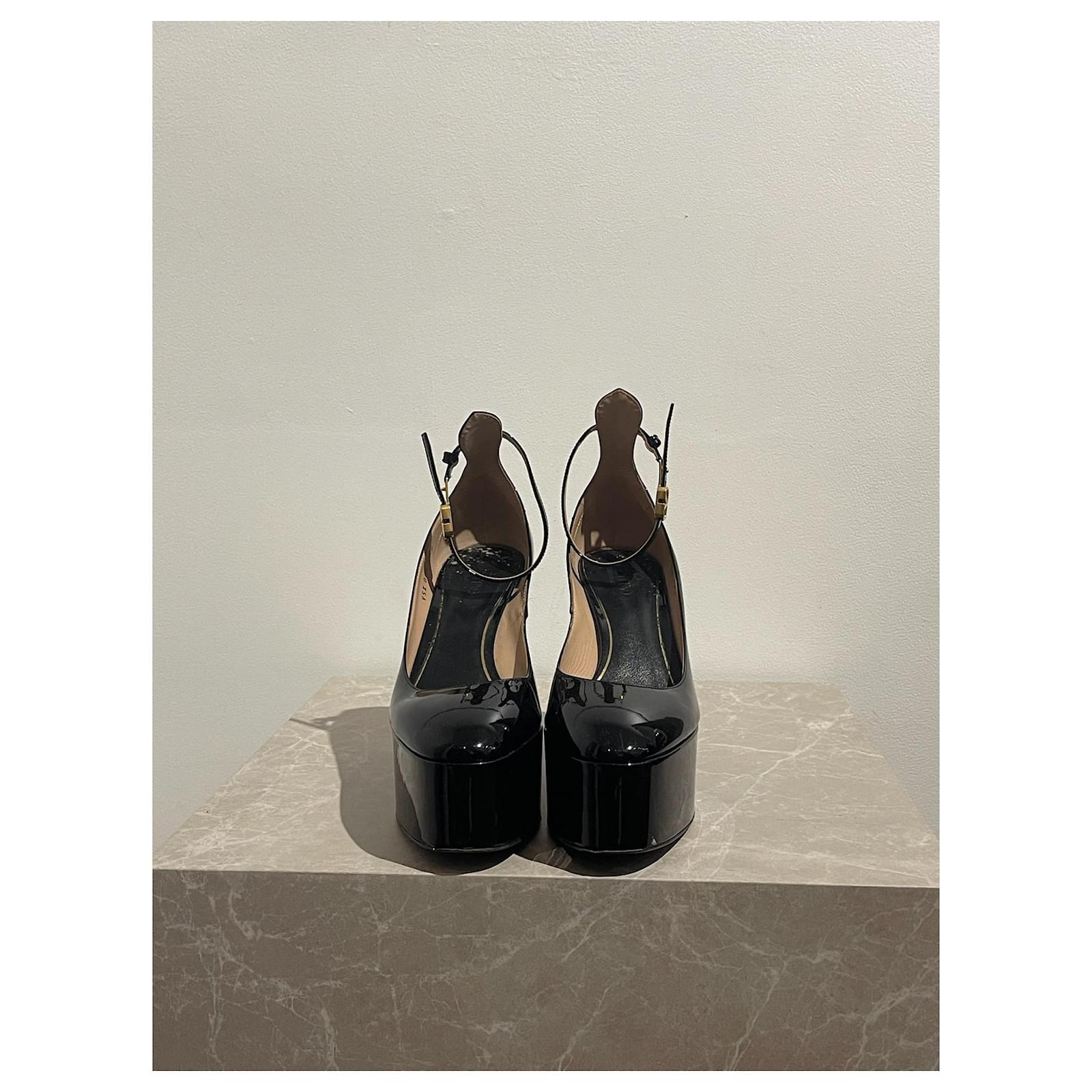 VALENTINO GARAVANI Heels T.EU 38 Leather Black ref.1608066 - Joli