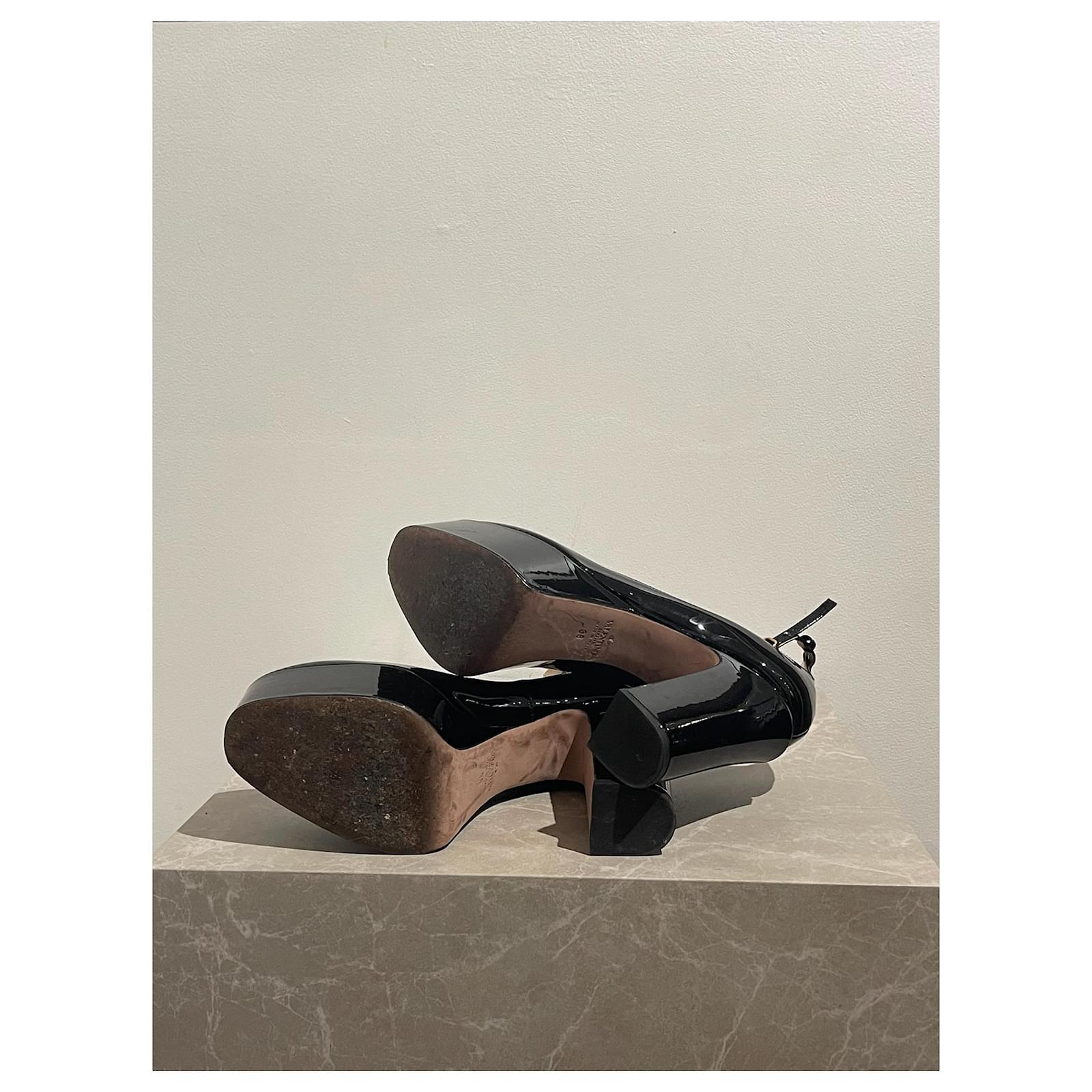 VALENTINO GARAVANI Heels T.EU 38 Leather Black ref.1608066 - Joli