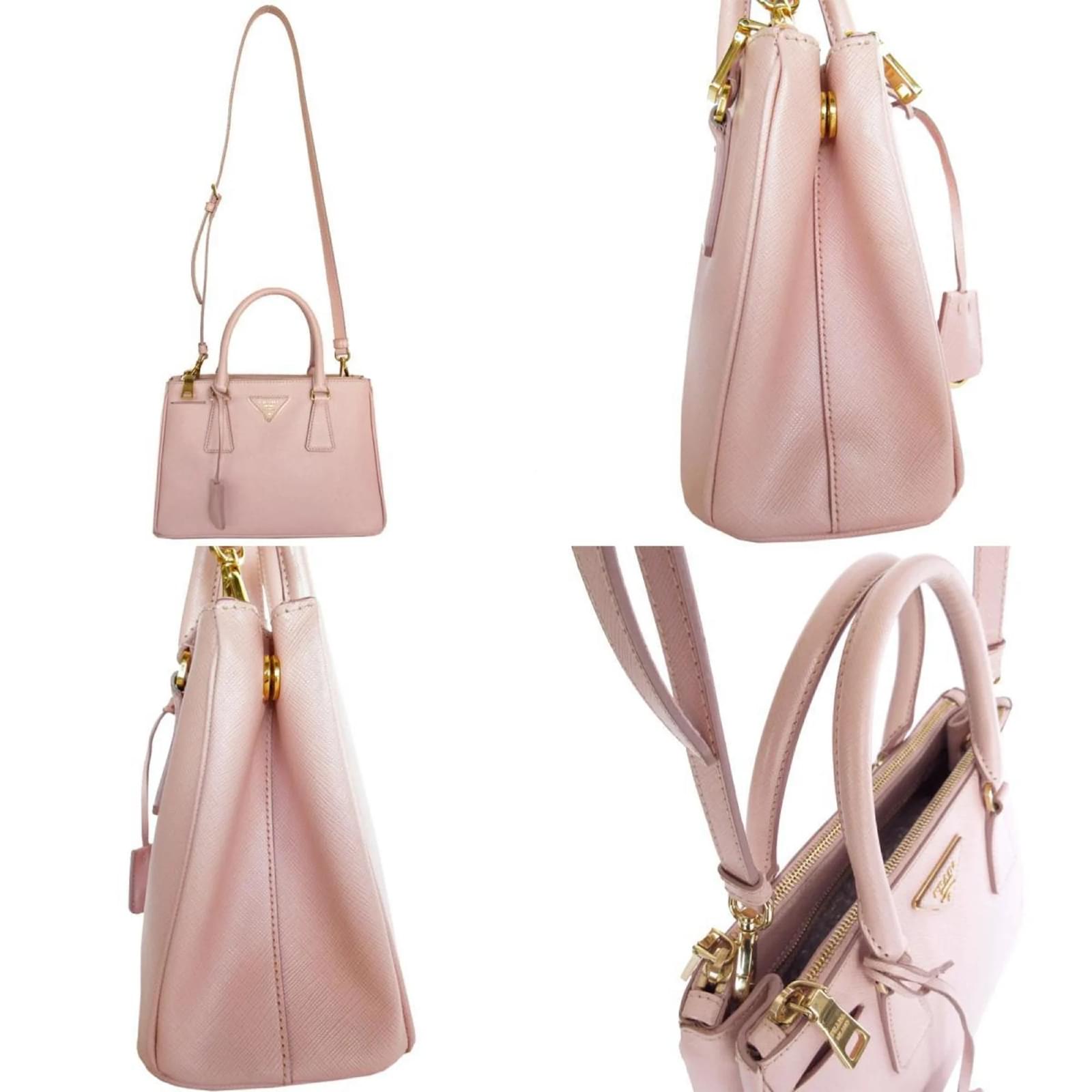 トートバッグ PRADA Light Pink Leather Shoulder Bag Prada Pink Leather Handbag ref.1611416 - Joli Closet
