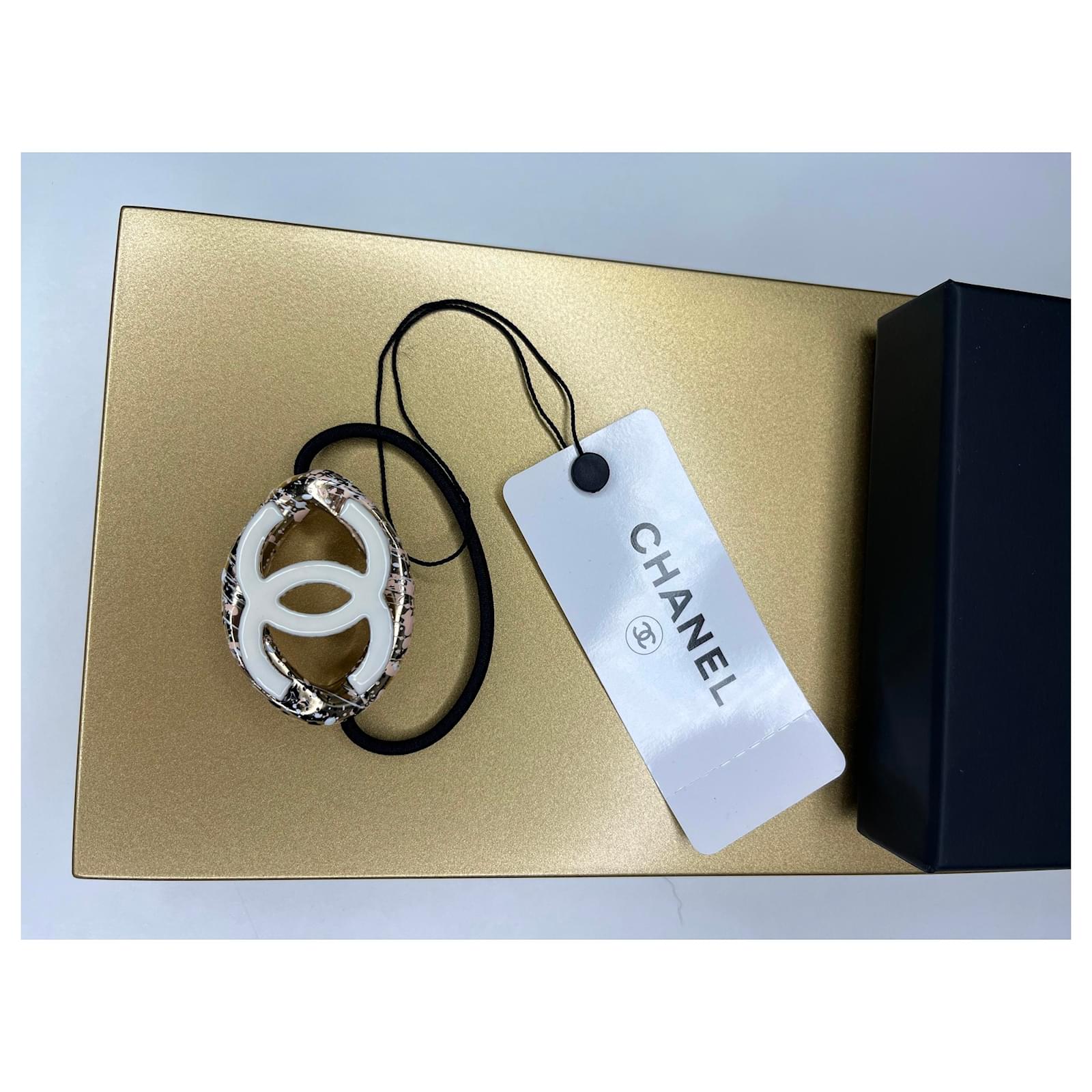 CHANEL ELASTIC HAIR HEADBAND, CC LOOP Eggshell Steel ref