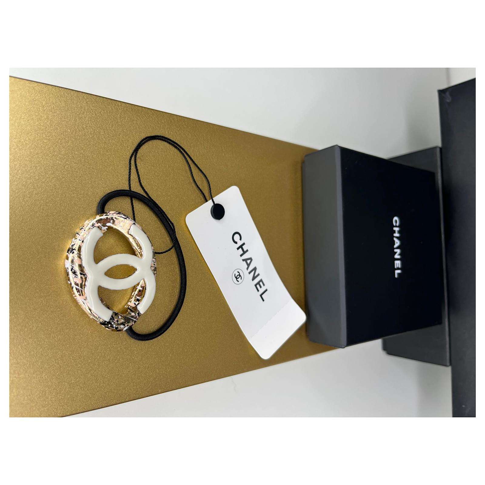 CHANEL ELASTIC HAIR HEADBAND, CC LOOP Eggshell Steel ref