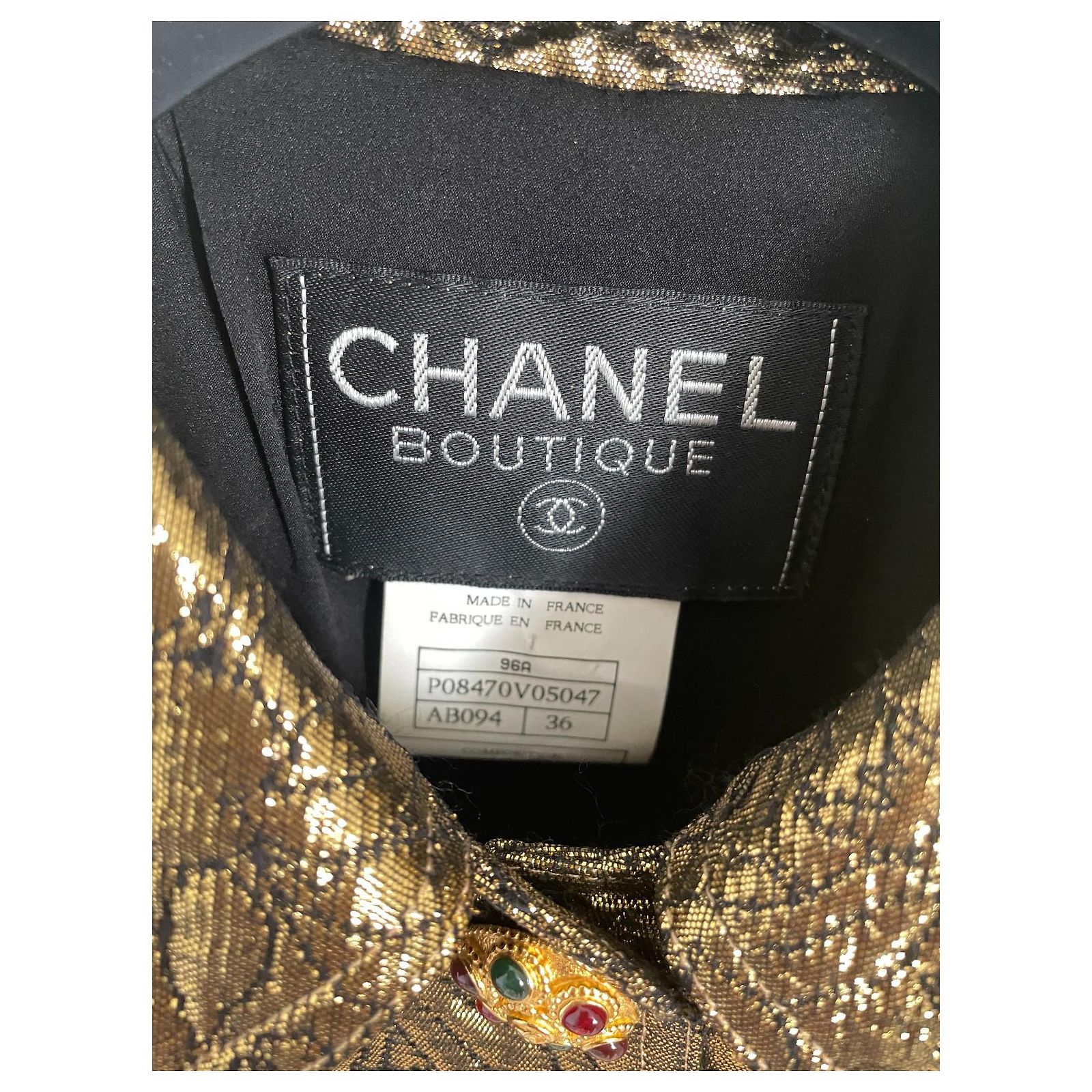 Chanel 1996 runway collection 15 Gripoix buttons Coats Golden