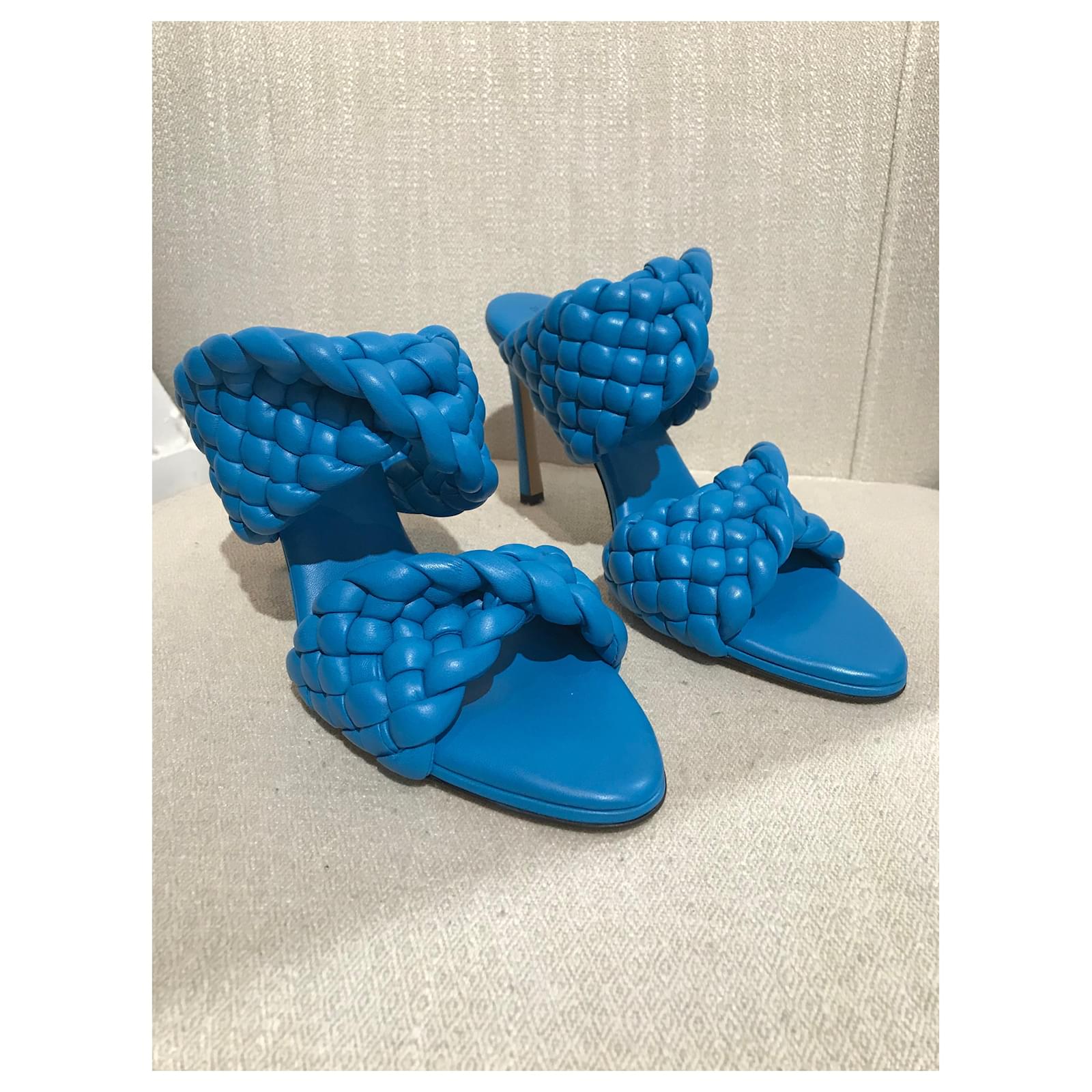 サンダル・ミュール BOTTEGA VENETA  Slippers and Clogs Women Leather Blue Bottega Veneta Slippers and Clogs Women Fabric Blue/Denim