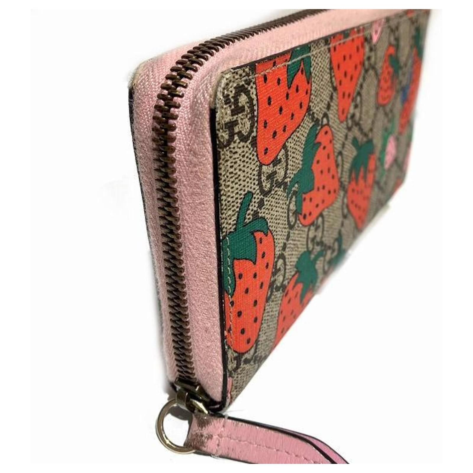 小物 GUCCI Strawberry Print Long Wallet GUCCI GG Supreme Strawberry Print Long Wallet Pink Beige Plastic