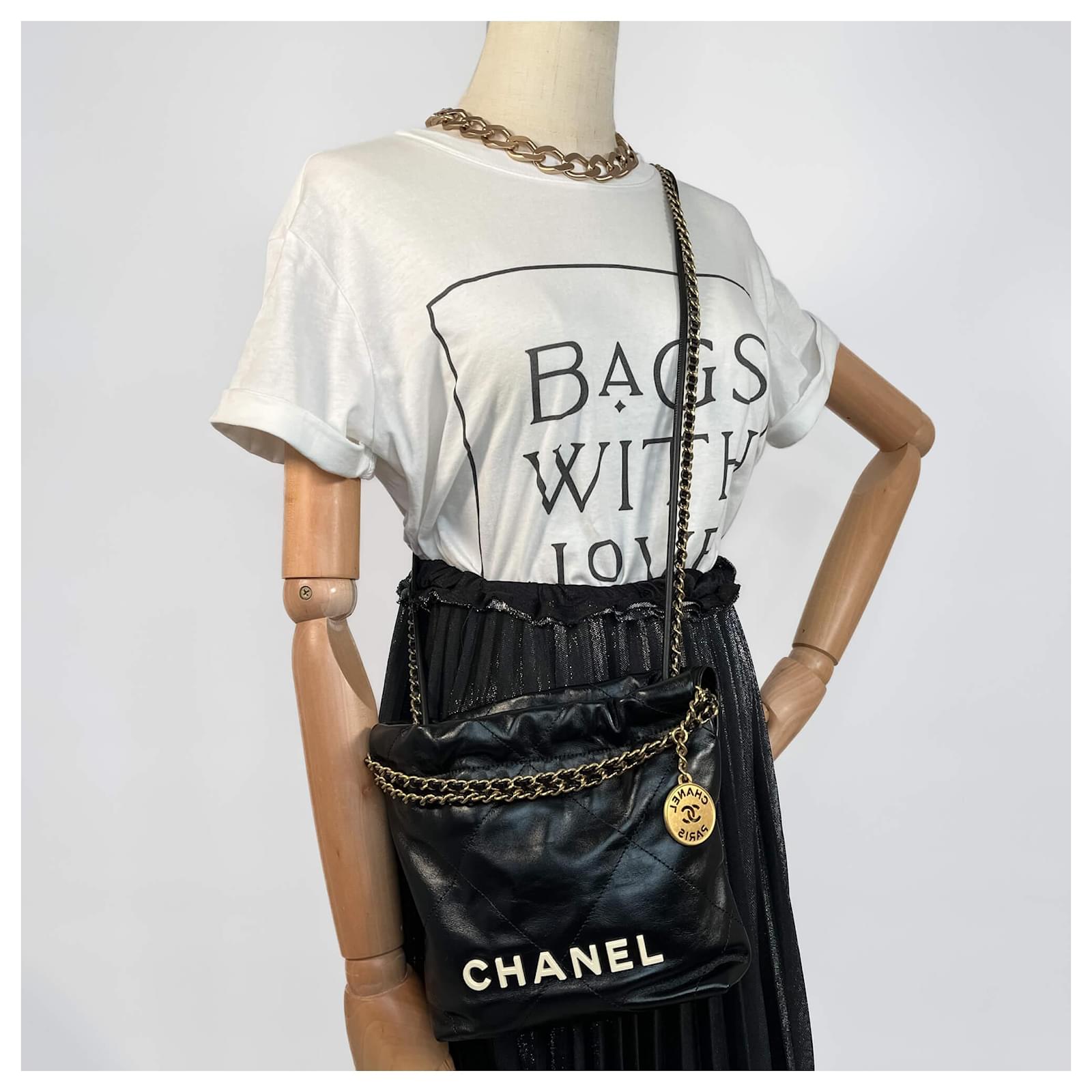 Chanel 22 Mini Leather Bucket Bag Black ref.1625916 - Joli