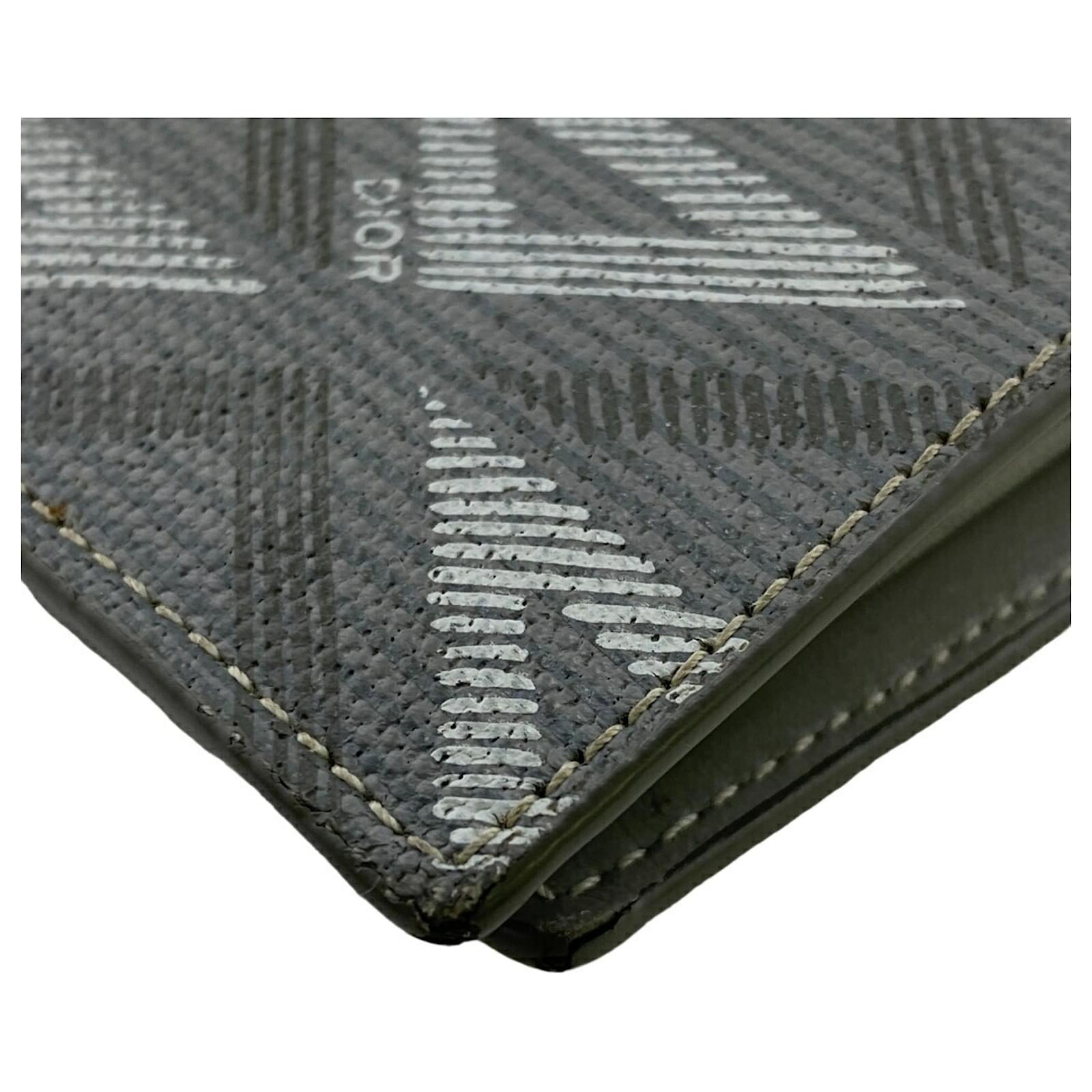 Christian Dior CD Diamond Compact Wallet Brown Leather ref