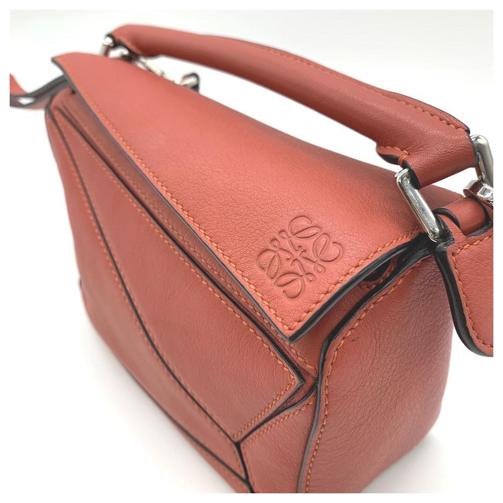 Loewe Puzzle Bag Shoulder Red Leather ref.1627938 - Joli Closet