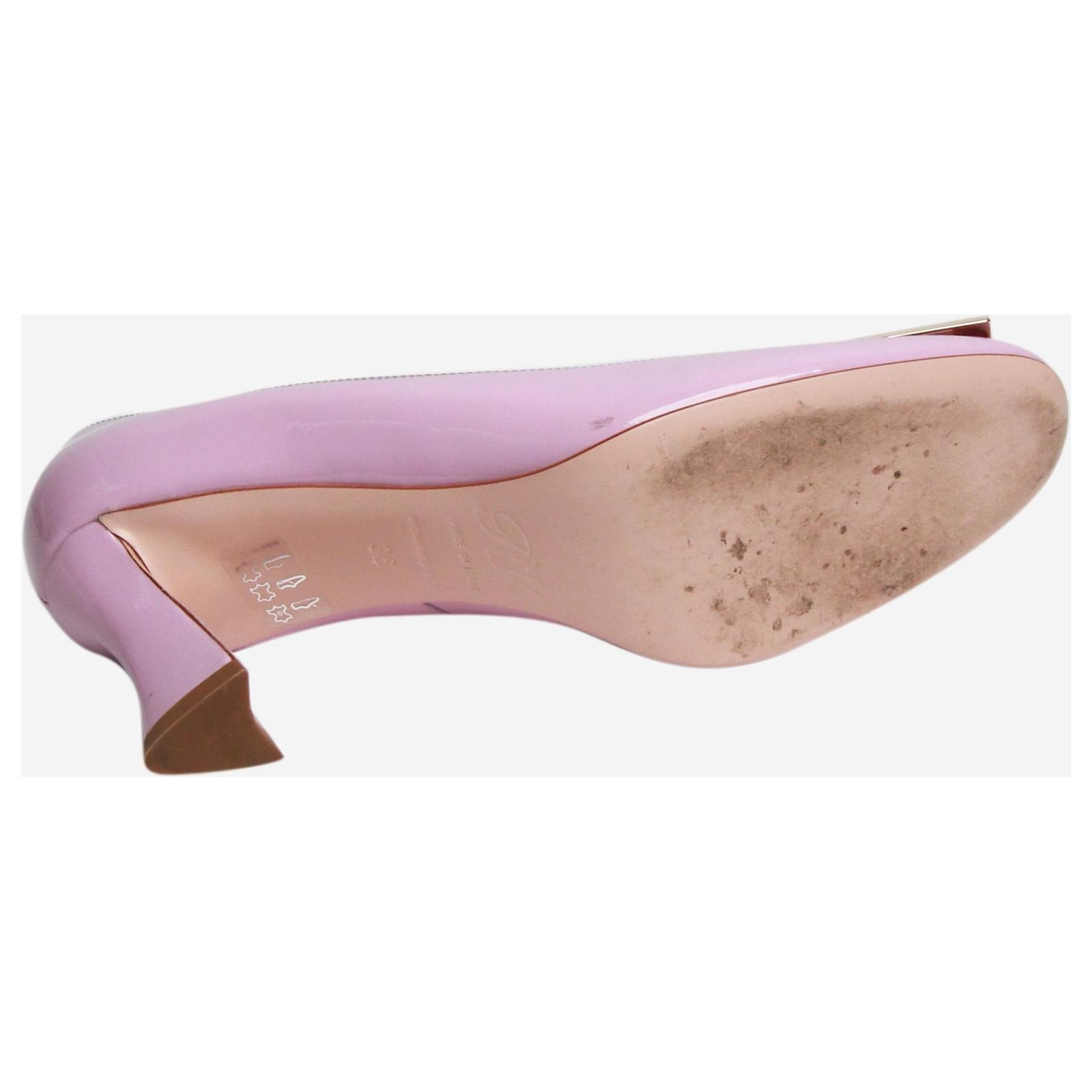 パンプス ROGER VIVIER Woman Pumps Lilac Roger Vivier Lilac patent buckle front block heel pumps