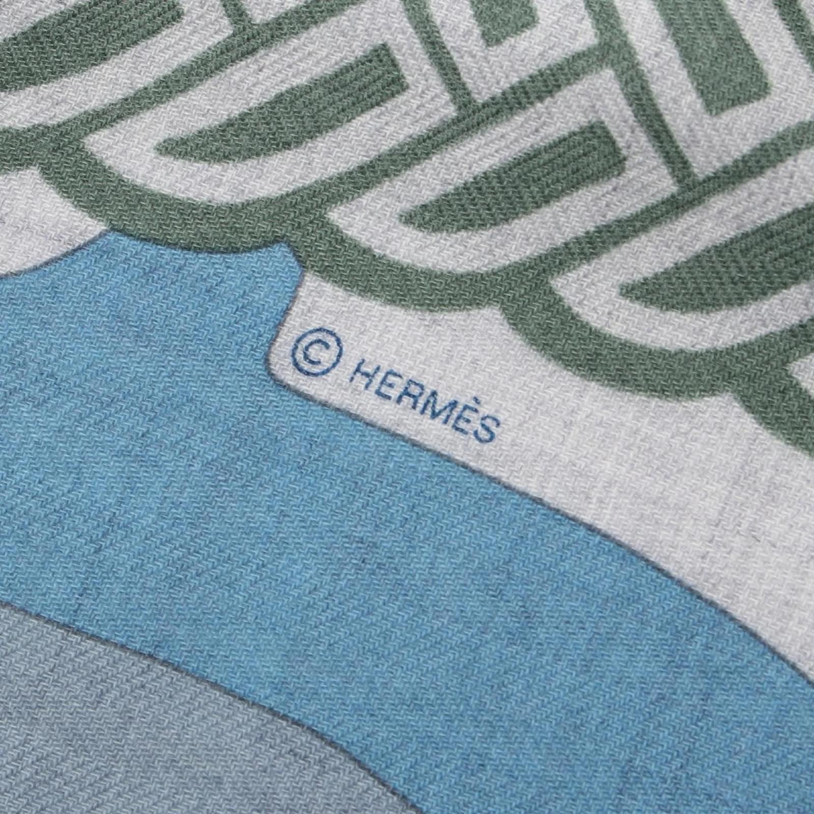 [Hermes] Hermes Carre Geant 140 Cashmere Silk Stole Au Pays des Oiseaux Fleurs Blue [Used] [Authenticated and Guaranteed Authentic] 212426