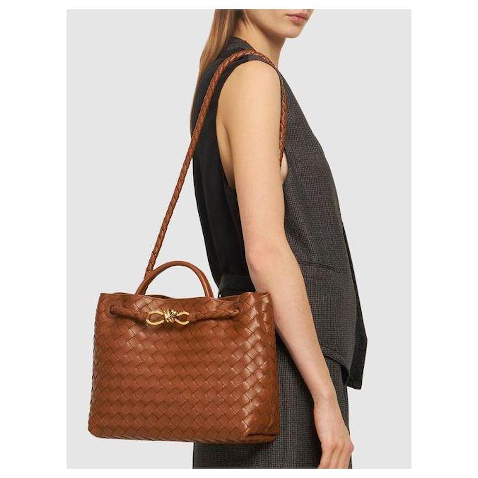 Bottega Veneta – Andiamo Medium Cognac Top handle bag Brown