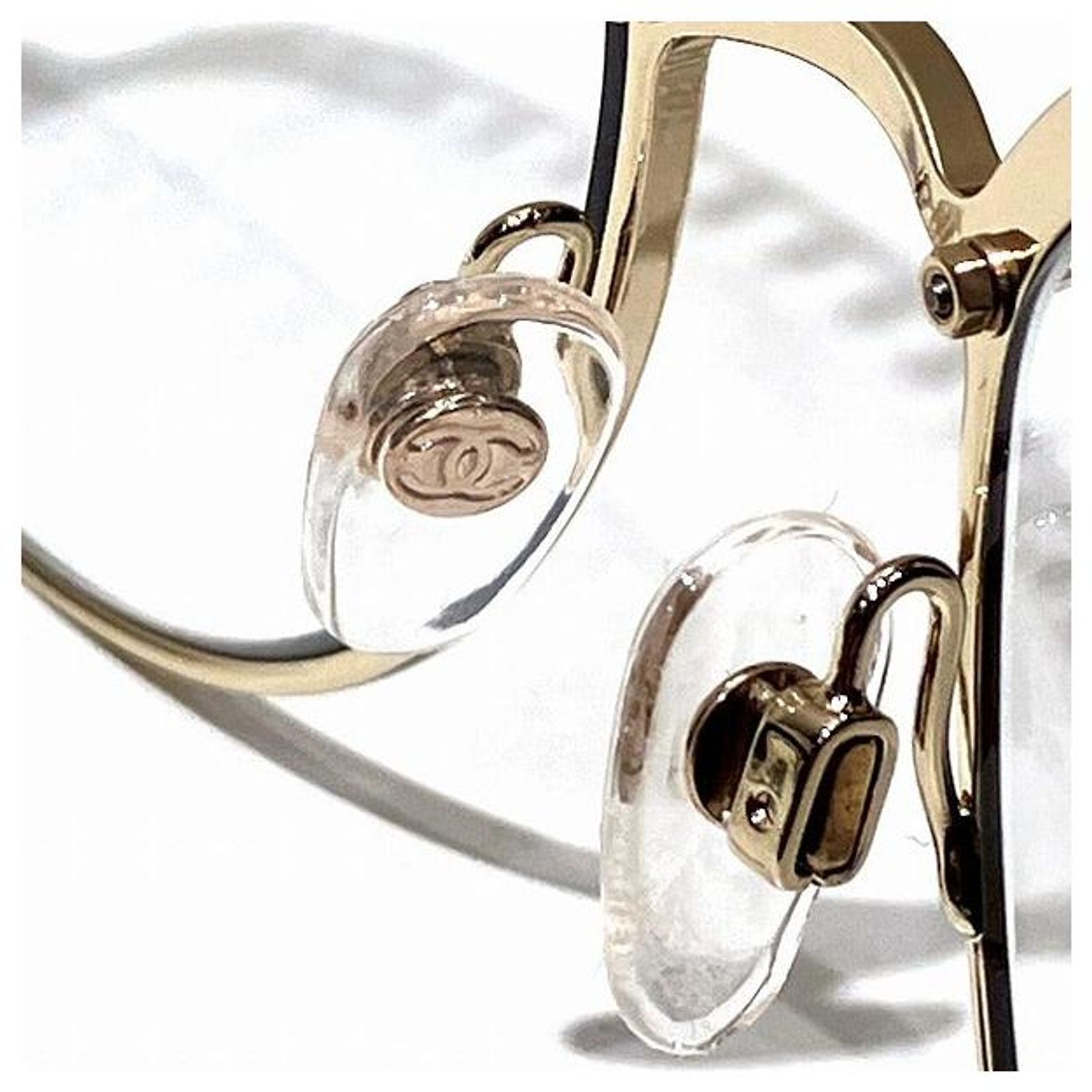 Chanel 4246H. Transparent glasses Chanel 4246-H Sunglasses with Faux Pearl Golden Metallic  main image 4