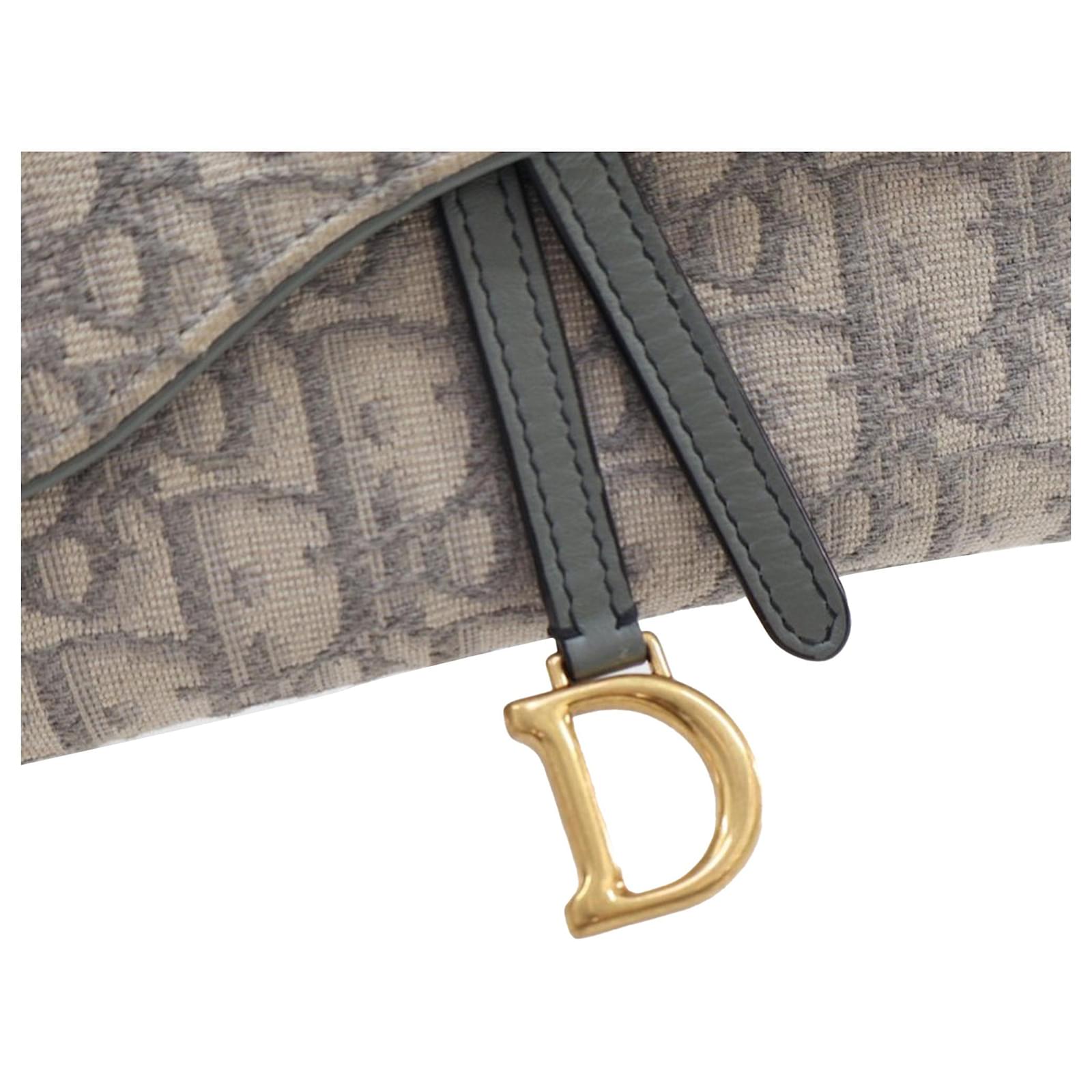 Grau Dior Oblique Saddle Wallet On Chain Umhangetasche Leinwand ref.1664066 Joli Closet