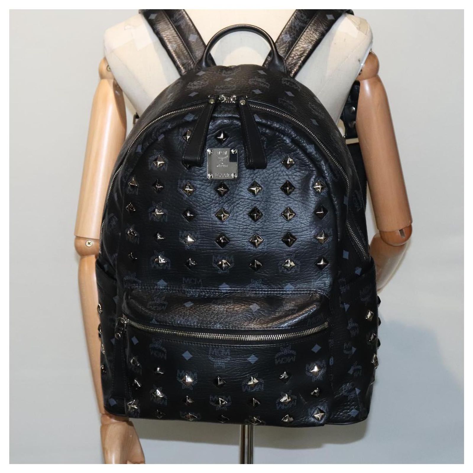 MCM Vicetos Logogram Backpack PVC Leather Black Silver Auth 125033 MCM Vicetos Logogram Studs Backpack PVC Black Silver Auth  main image 3